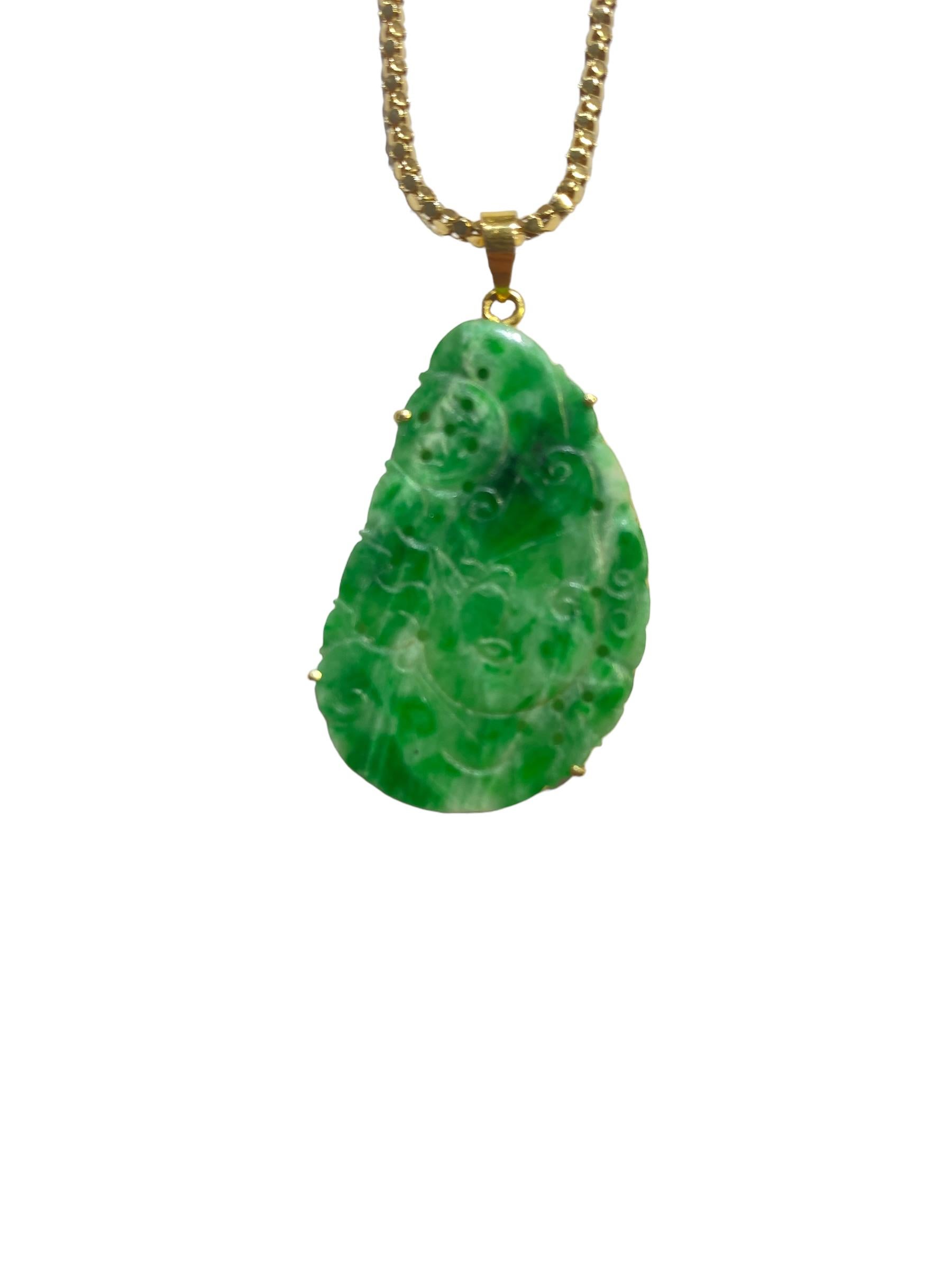 Jadeite Carved Pendant 14K Yellow Gold For Sale 2
