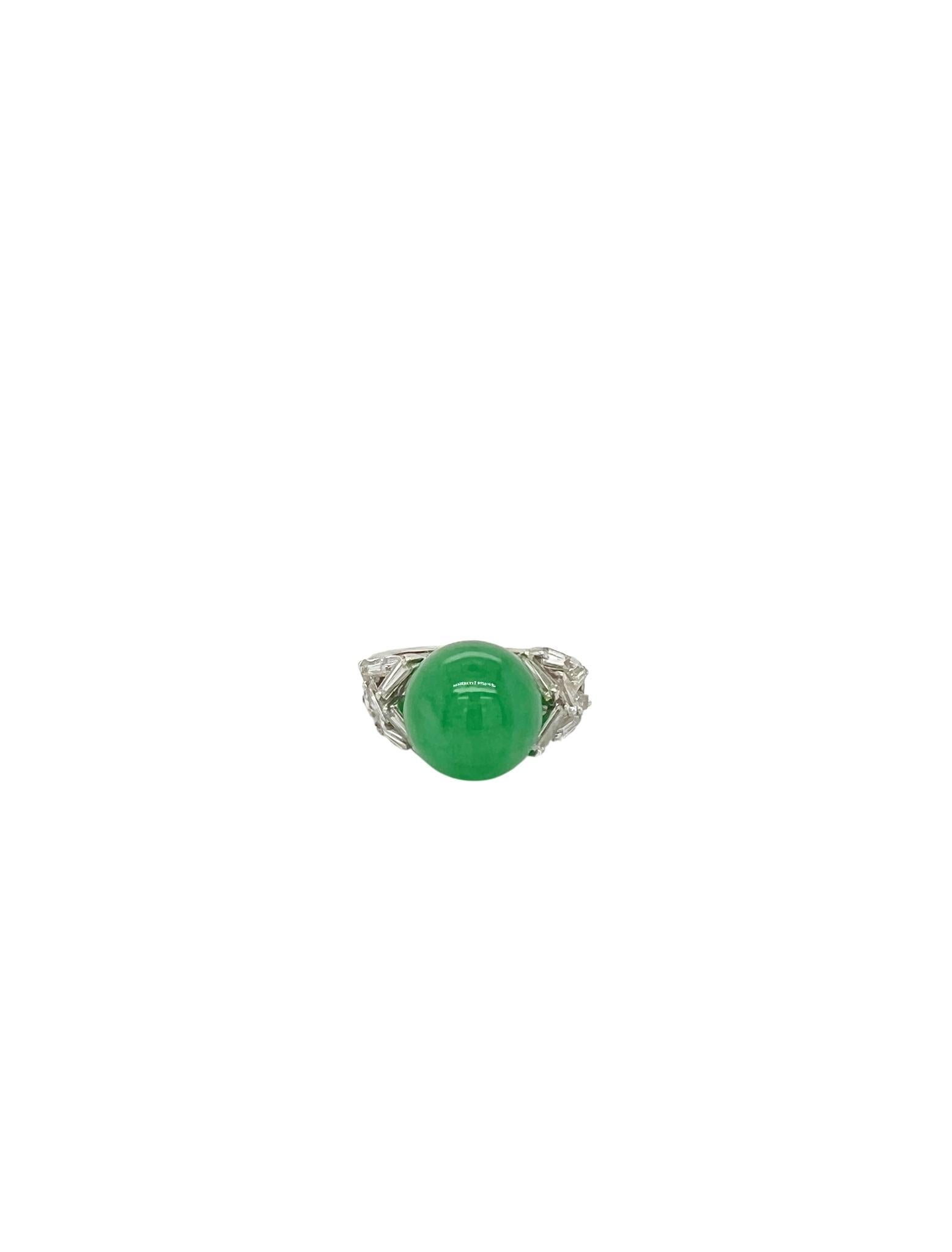 Jadeite, Diamond and White Gold Ring In Excellent Condition For Sale In New York, NY