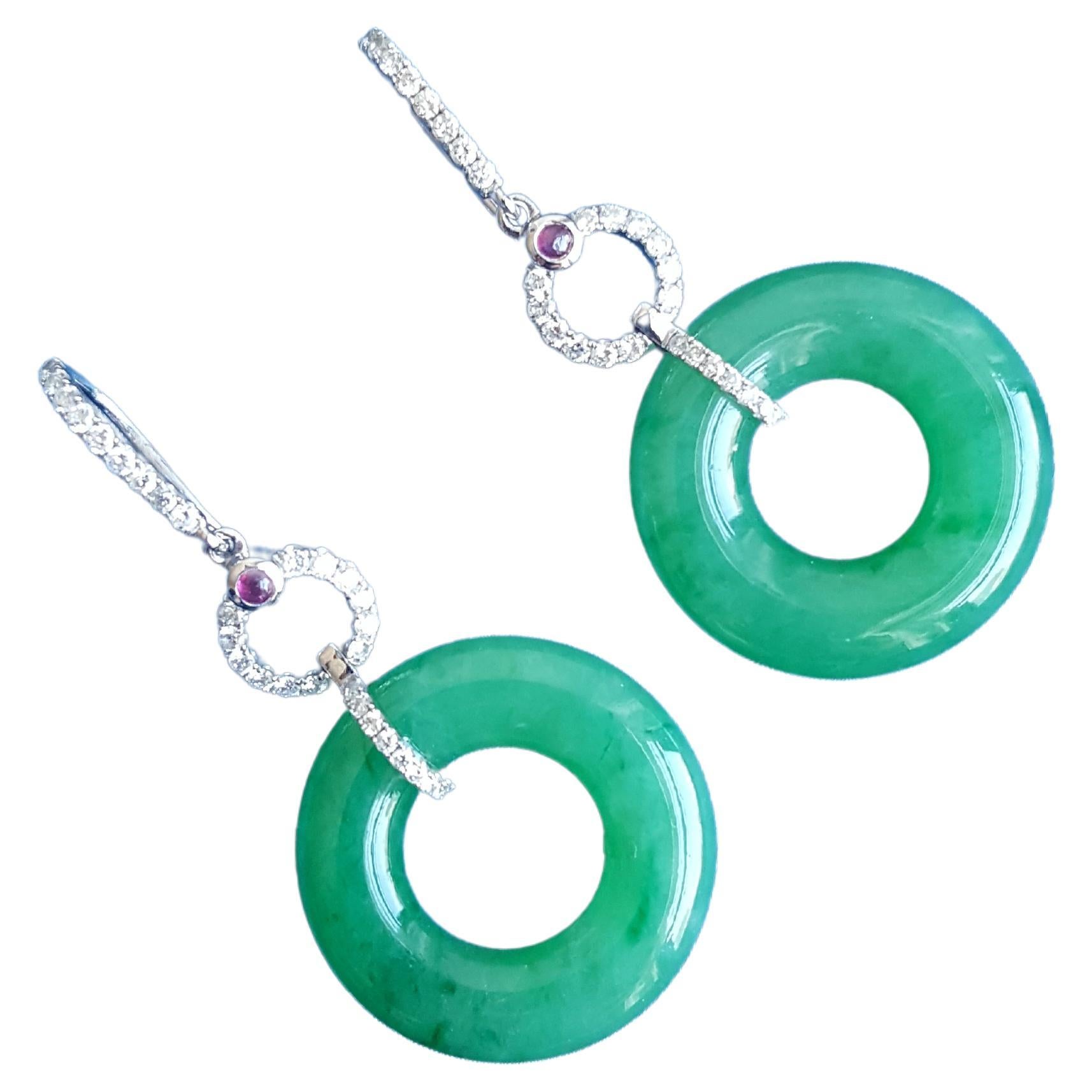 Jadeit-Diamant-Ohrringe mit Schleifen im Angebot