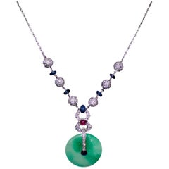 Collana di giadeite, diamanti, rubini e zaffiri