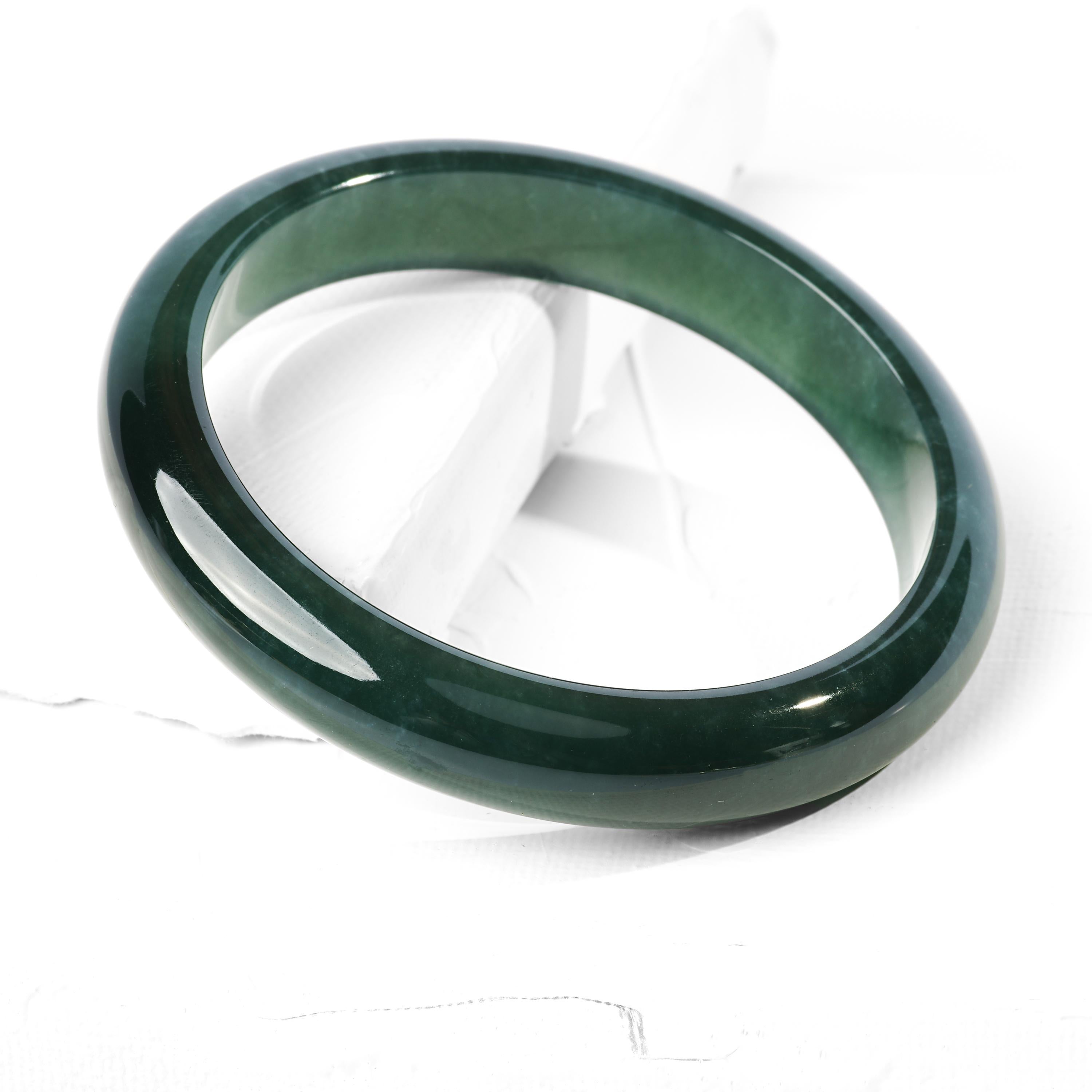 Jadeite Jade Bangle Small, Medium Certified Untreated In Excellent Condition In Southbury, CT