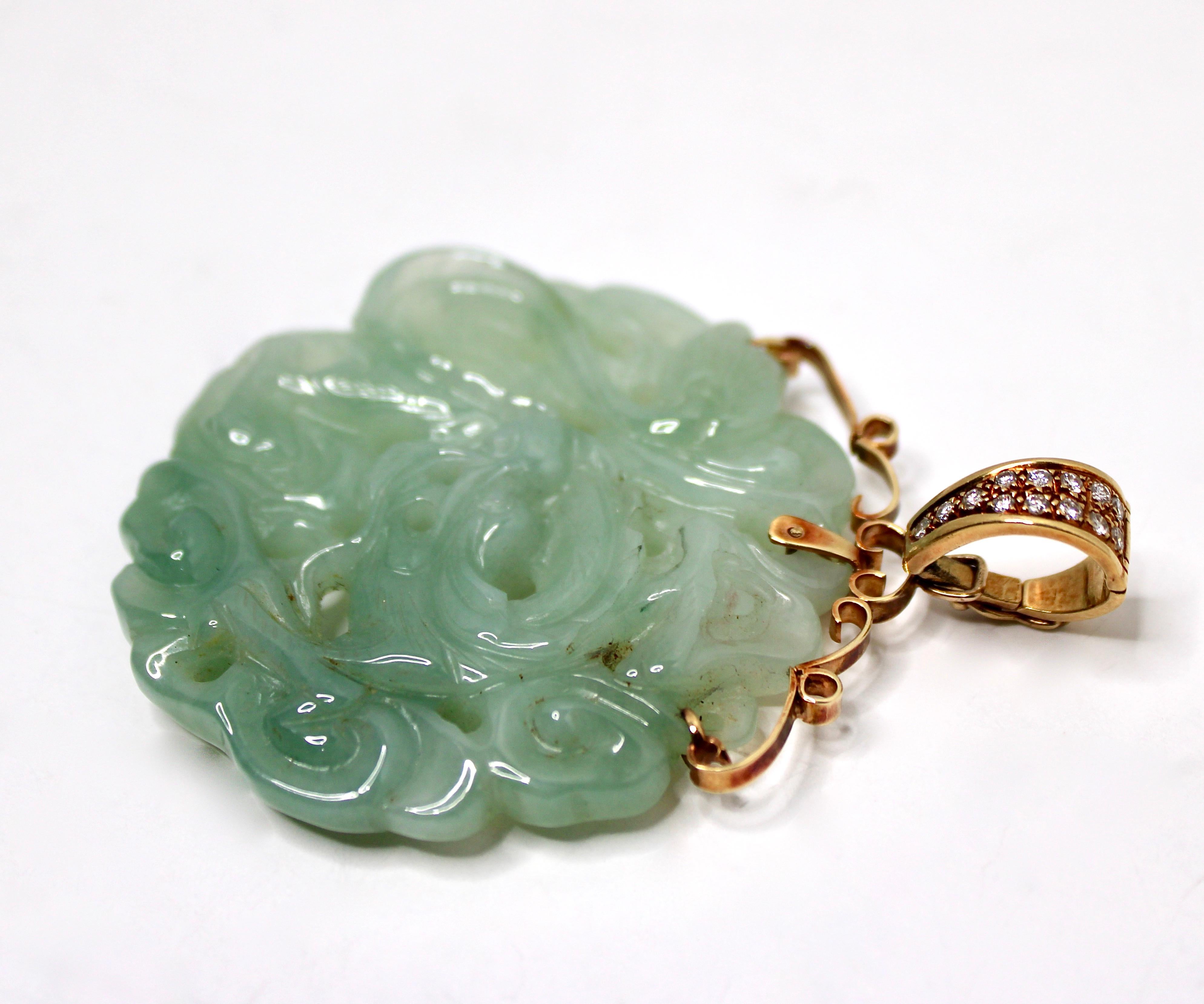 Jade Jade sculpté à la main en or 14k avec diamant Large pendentif circa 1970 Unisexe en vente