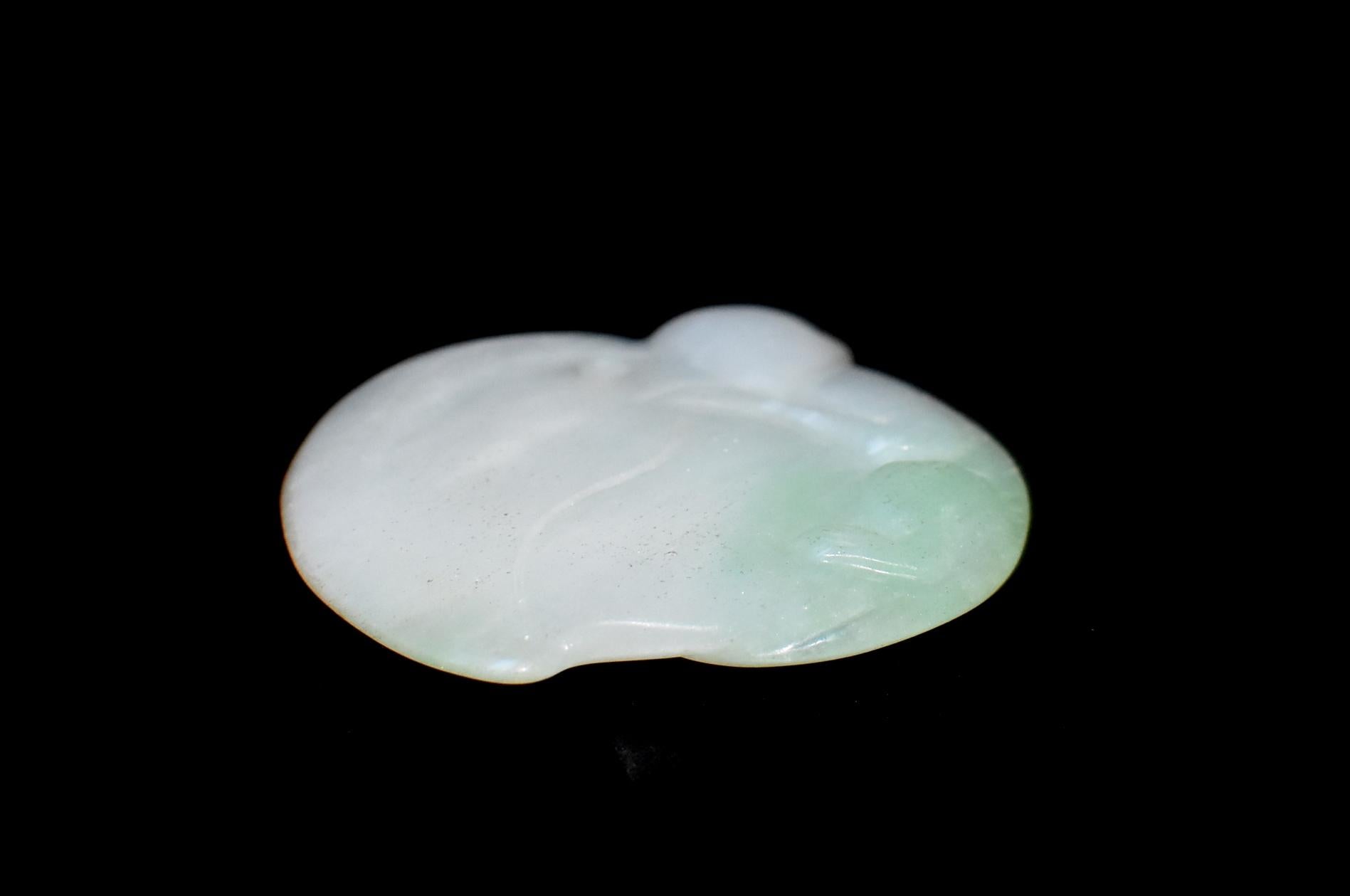 Jadeite Jade Pendant Monkey on Peach In Excellent Condition For Sale In Somis, CA