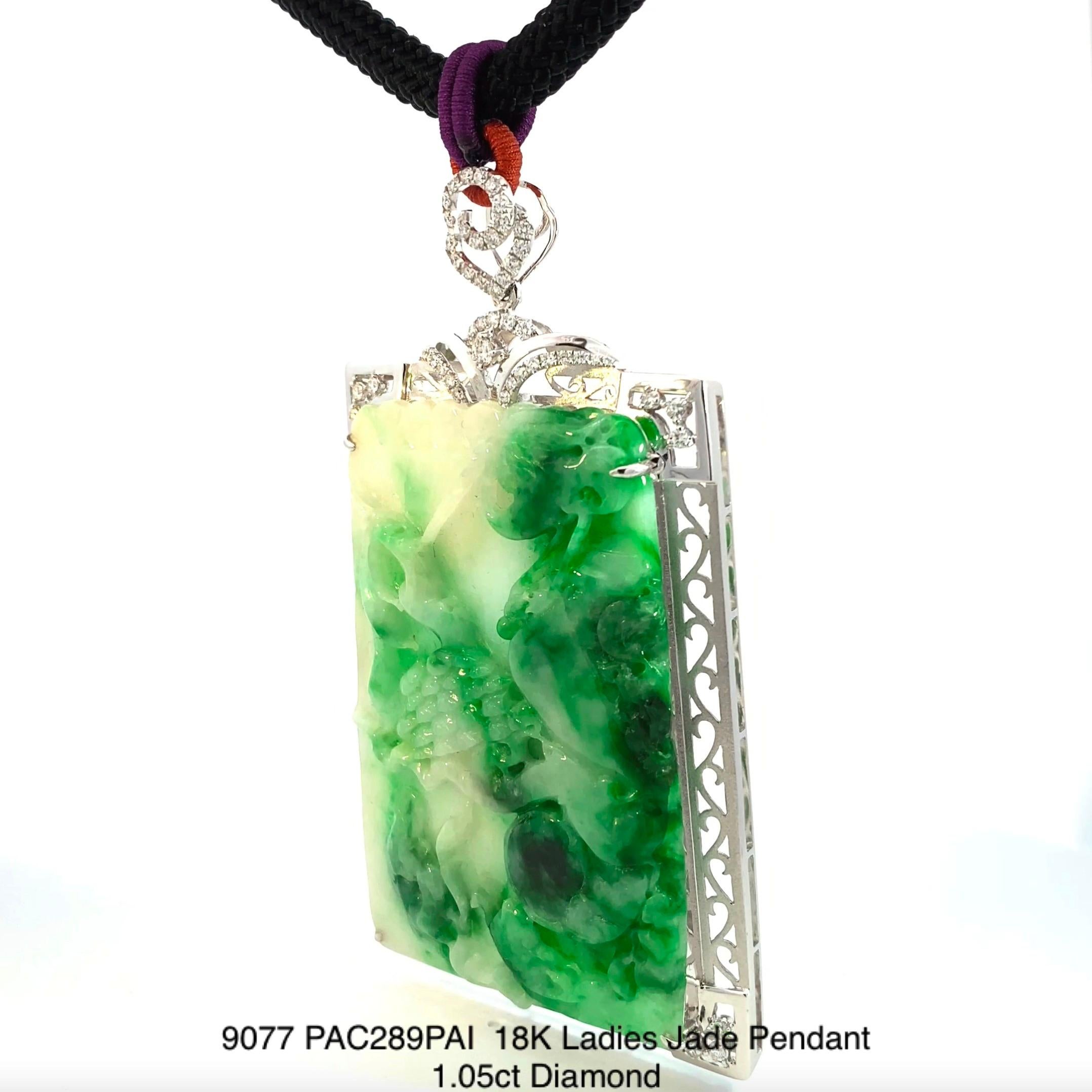 Pendentif en jadéite et diamants dans un cadre en or blanc 18 carats Excellent état - En vente à LA, CA