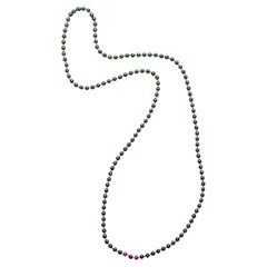 Collar sin fin de 30" de jadeíta, espinela rosa y oro blanco de 18 quilates