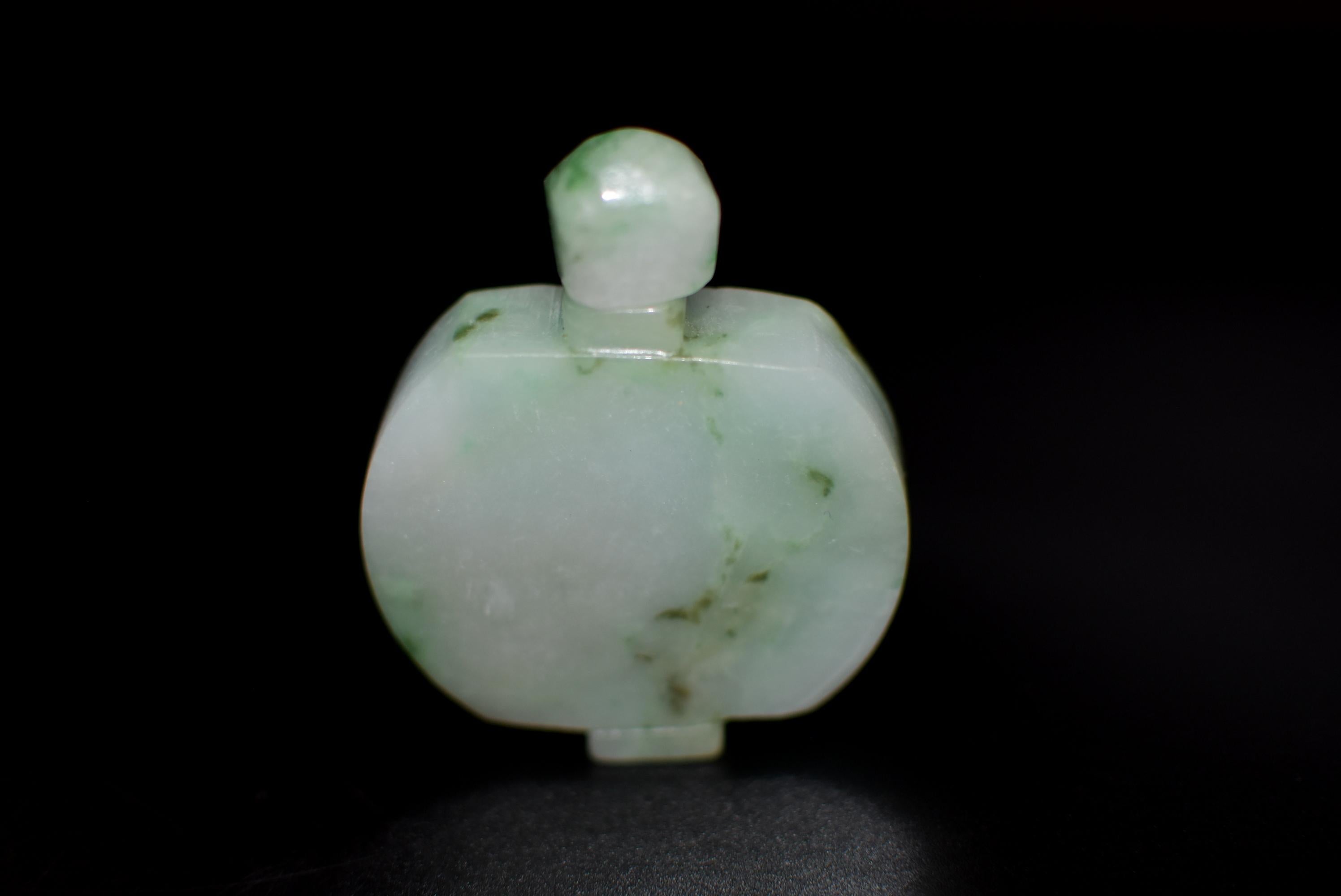 Hand-Crafted Jadeite Jade Snuff Bottle All Natural