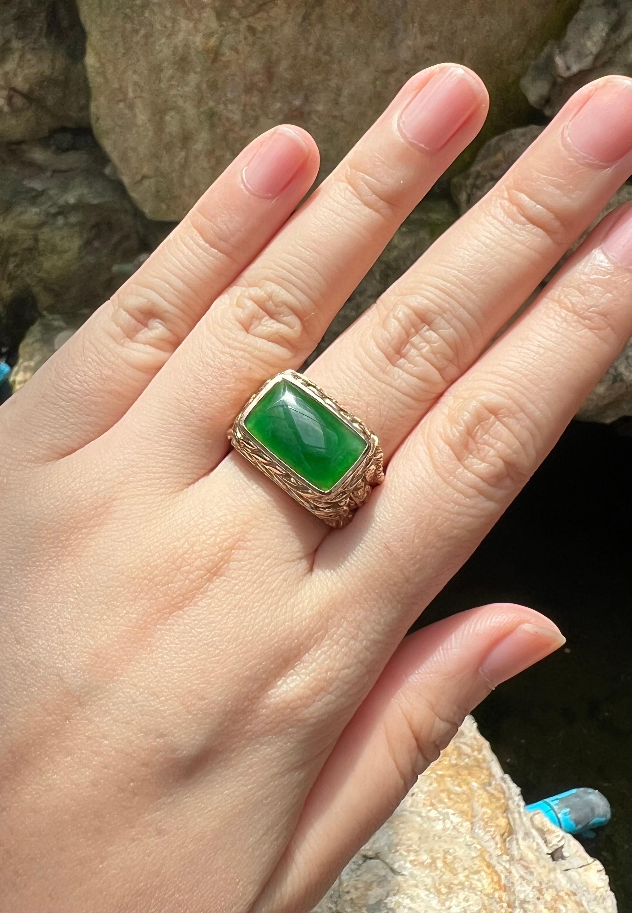Women's or Men's Jadeite Ring set in 18K Rose Gold Settings For Sale