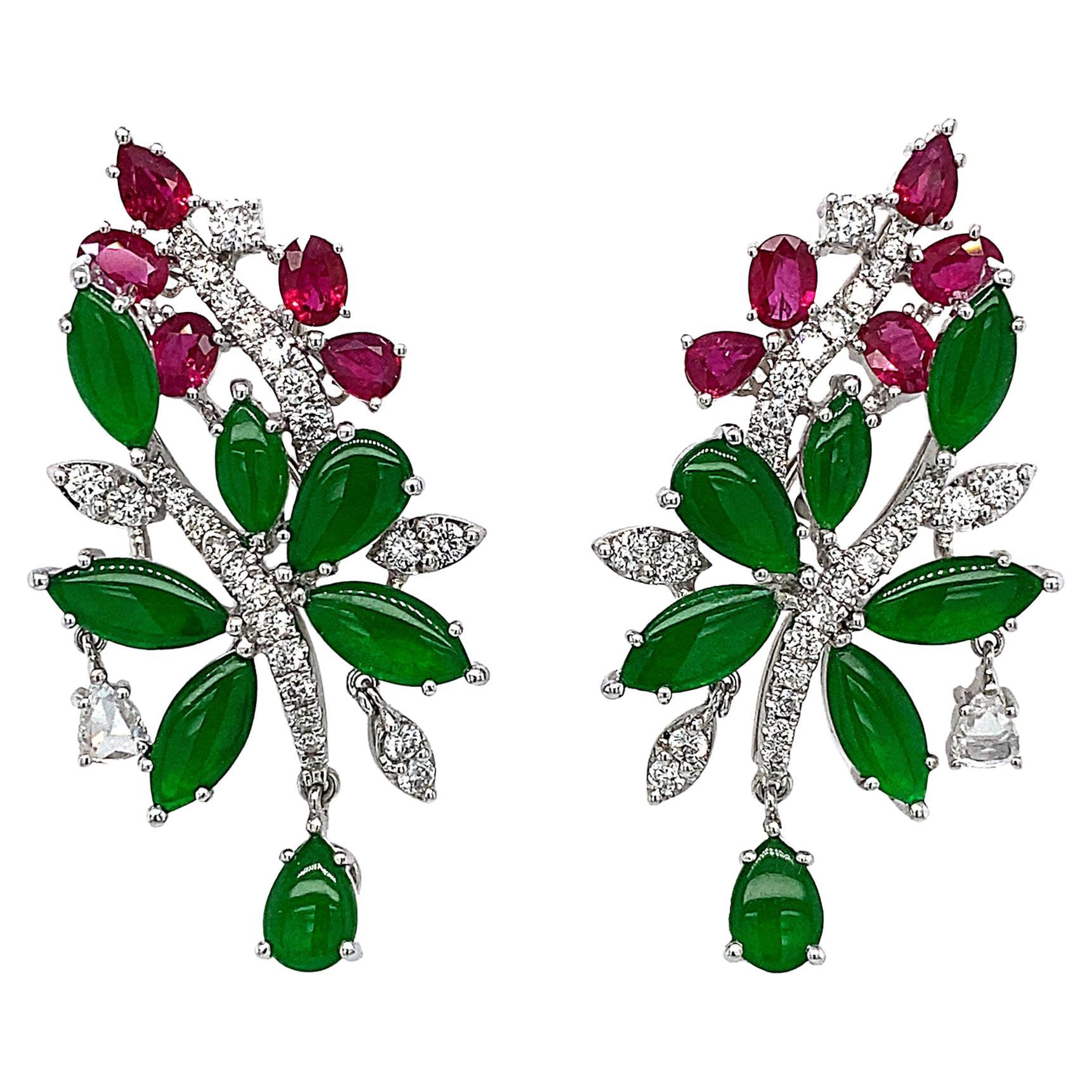Orecchini "Rouge Camelia" in giadeite, rubini e diamanti di Dilys in vendita