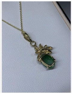 Jadeite Solitaire Pendant Necklace 18ct Yellow Gold 18 Inches 3.3g