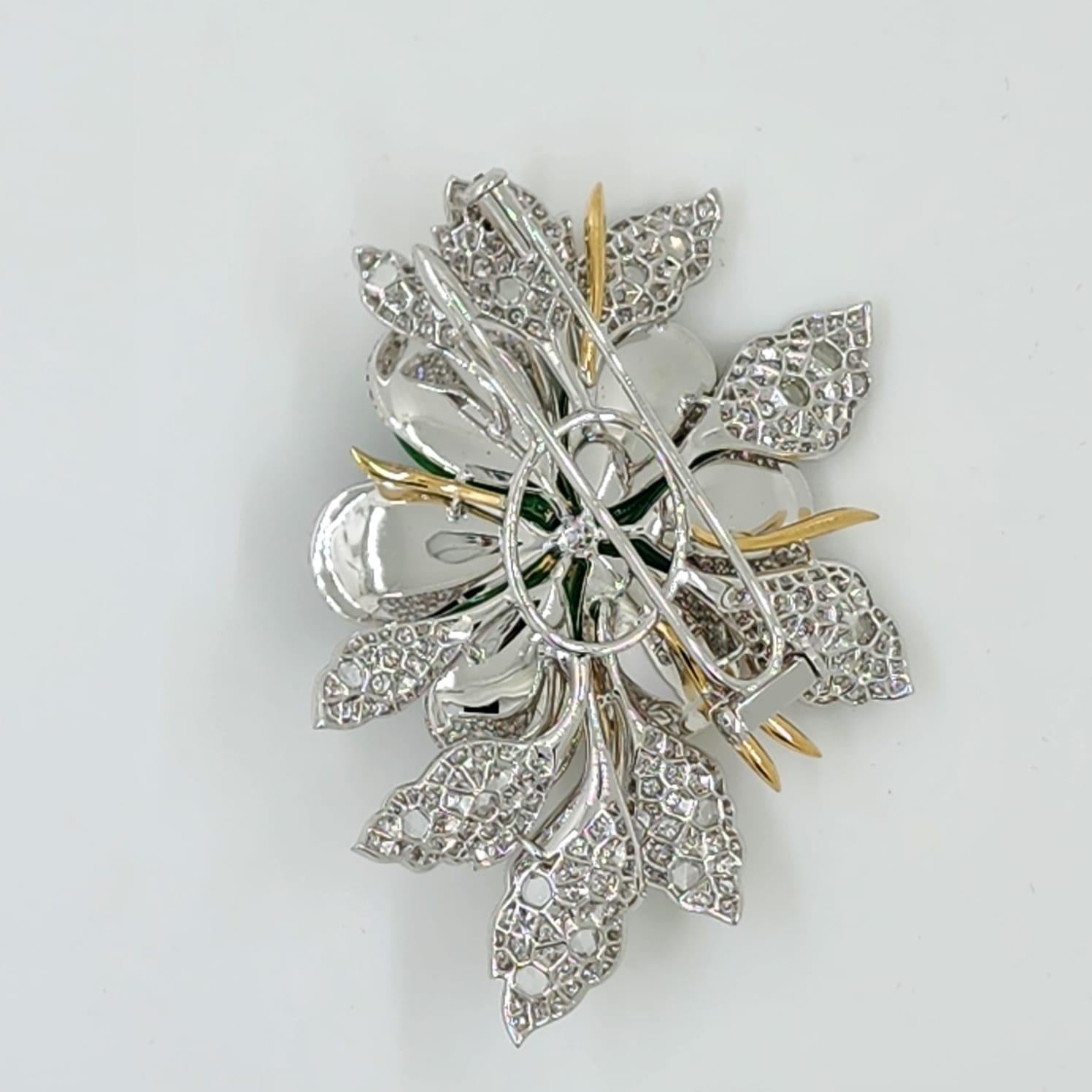 Women's Jadeite Yellow Briolette Diamond Rose Cut Diamond Flower Brooch in 18K Gold For Sale