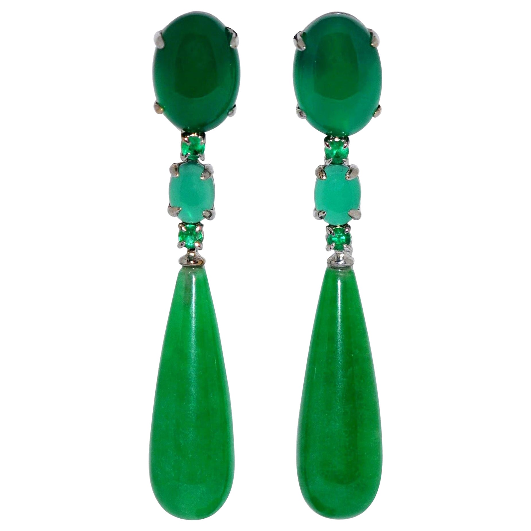 Jades, Agates et Emeraudes Boucles d'oreilles chandelier en or noir 18 carats français en vente
