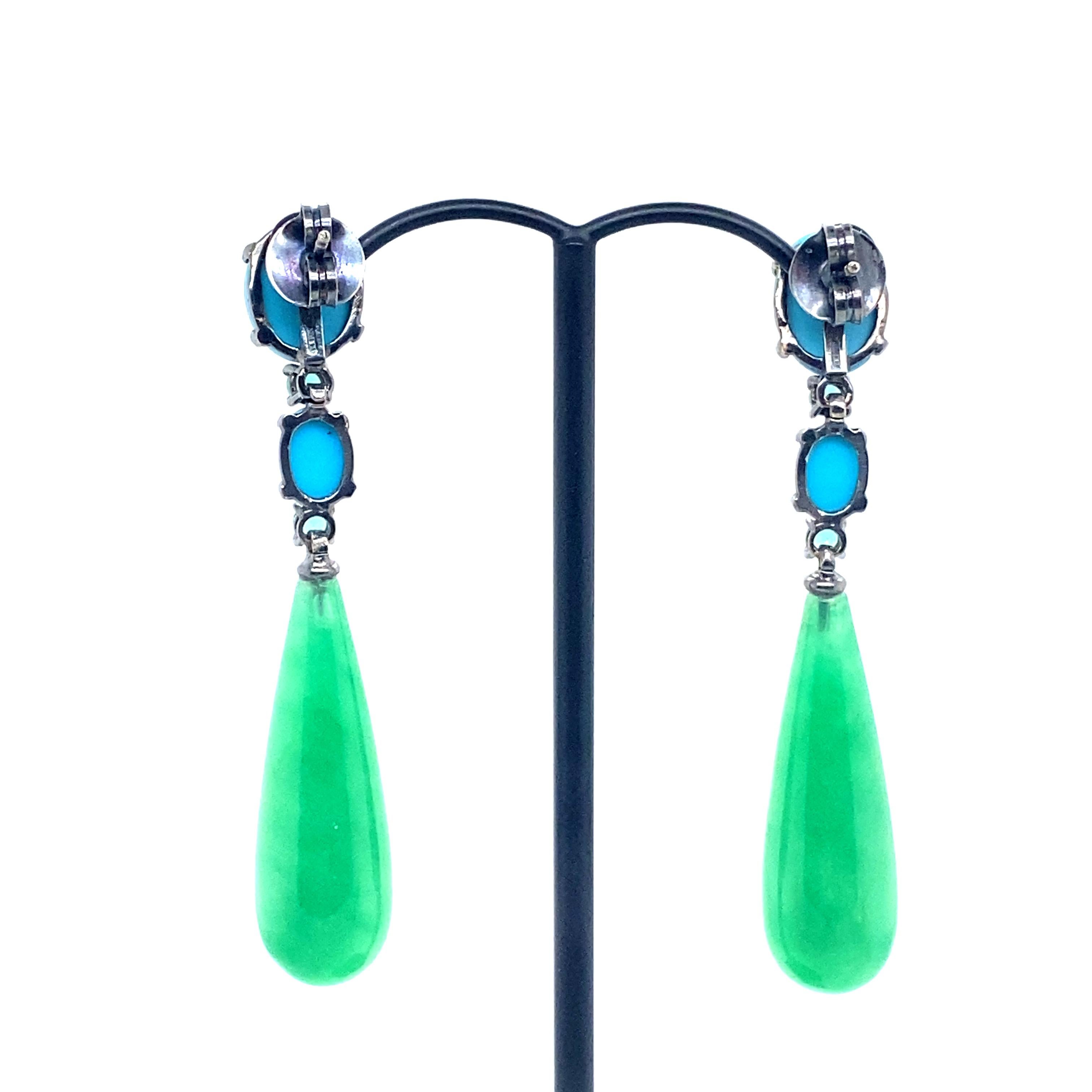 Jade, Türkise und Smaragde Schwarzgold-Kronleuchter-Ohrringe Damen im Angebot