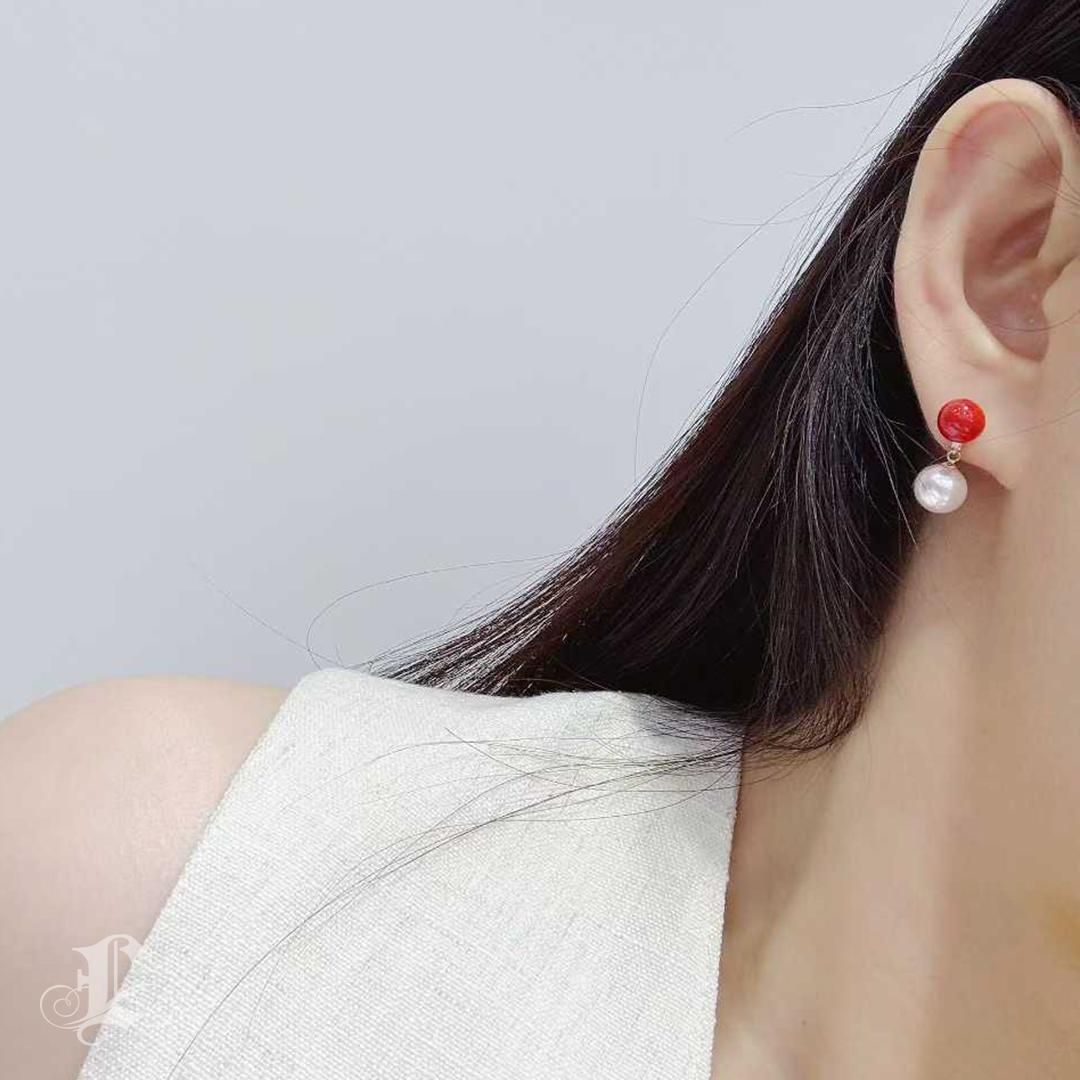 【Jādora】 Perla Akoya Aurora y  Pendientes de coral en oro de 18 quilates Sin cortar en venta