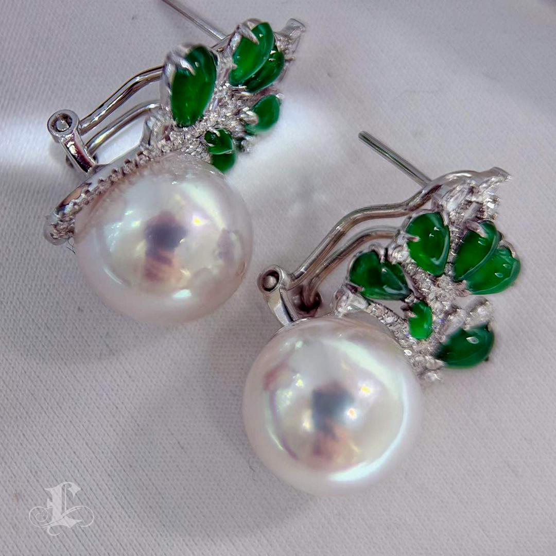 【Jādora】 Boucles d'oreilles en Jade Impérial Certifié PSL 12mm Perle des Mers du Sud Feuille de Jade en vente 5