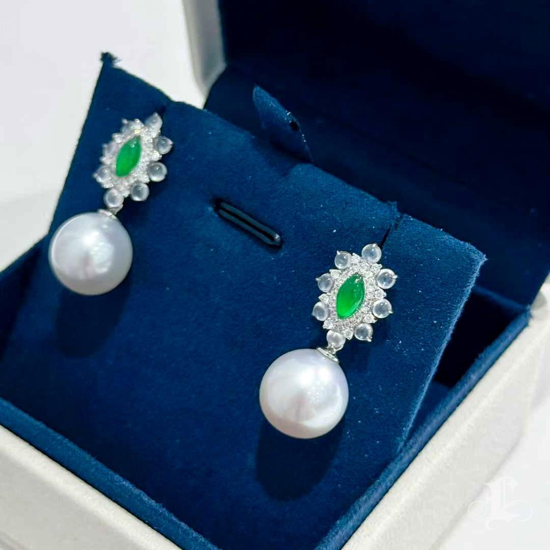 【Jādora】 - Typ A Jadeit & Diamant Südseeperlen Cabrio-Ohrringe Damen im Angebot