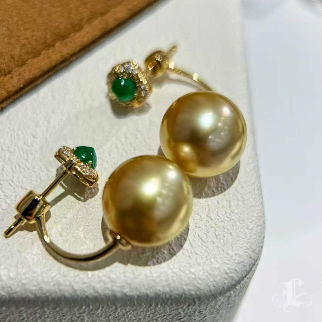 【Jādora】11mm Aurora South Sea Gold Pearl & Emerald Back Earrings For Sale 2