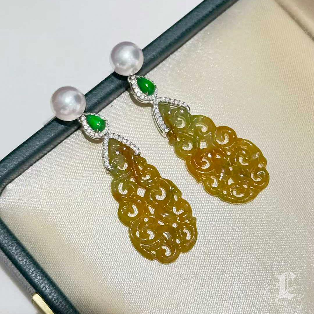 Orecchini a goccia di perle Akoya e giadeite con diamanti in platino In condizioni Nuovo in vendita a New York, NY