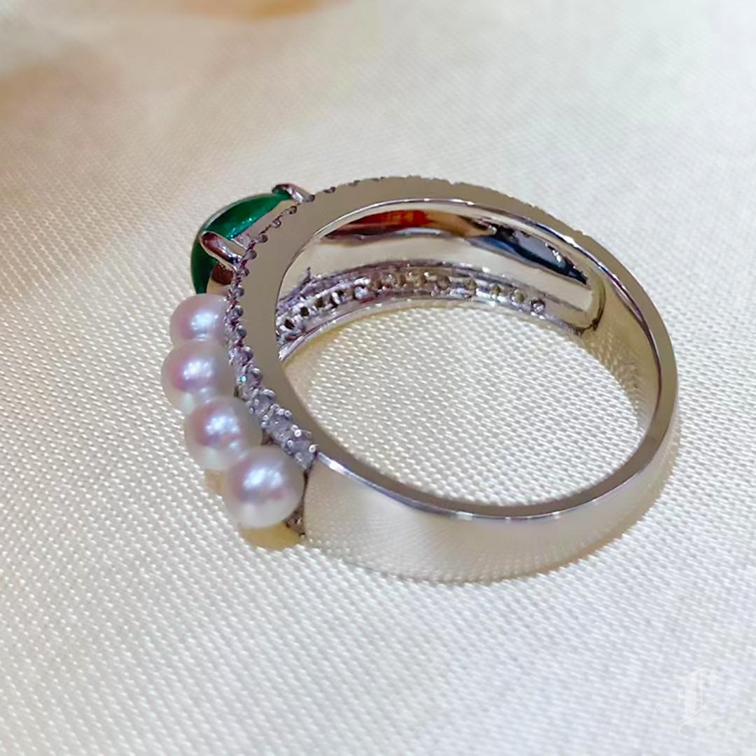 Anello con perla Akoya, smeraldo e diamante di Aurora Verde Baby in vendita 2