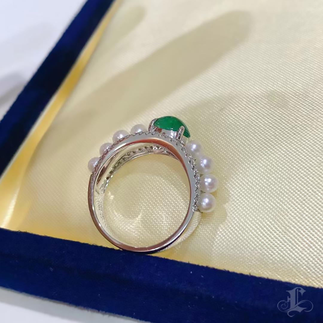 Anello con perla Akoya, smeraldo e diamante di Aurora Verde Baby in vendita 3
