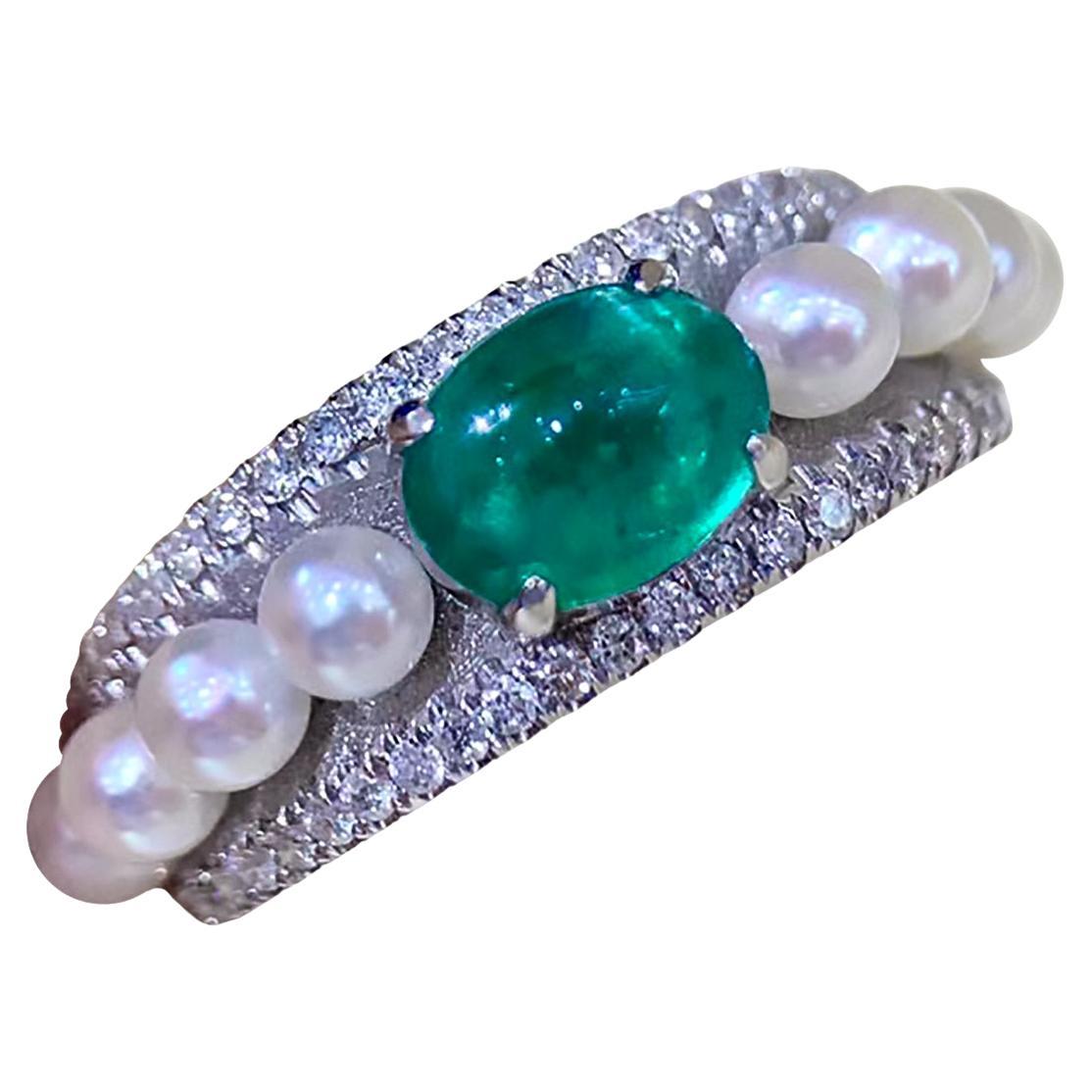 Anello con perla Akoya, smeraldo e diamante di Aurora Verde Baby in vendita