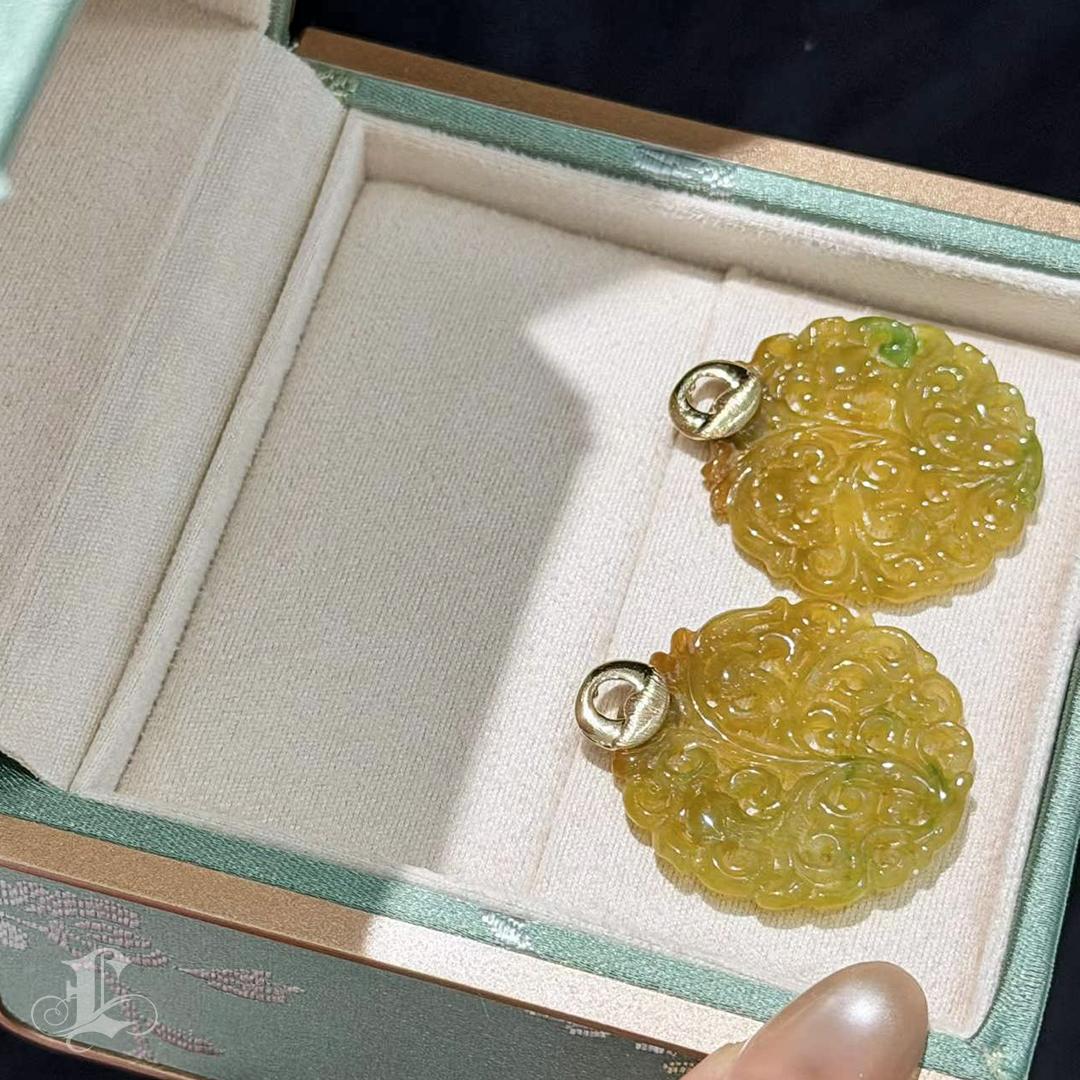 【Jādora】Golden Harmony Type A Jadeite & 18K Gold Earrings For Sale 3