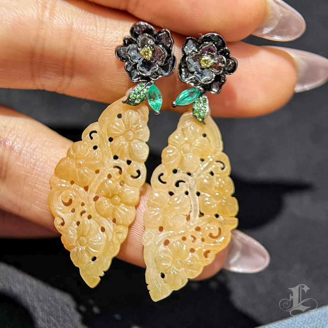 【Jādora】Boucles d'oreilles Fleur de Jade et Feuille d'Emeraude en vente 3