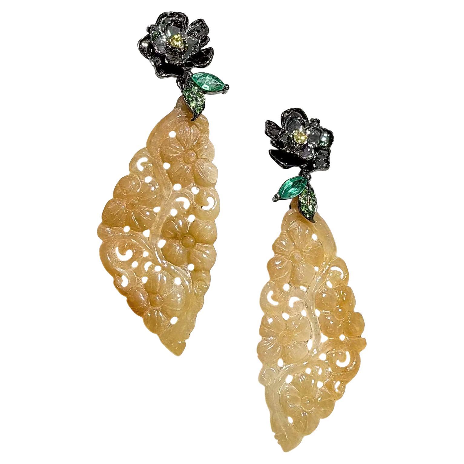 【Jādora】Boucles d
oreilles Fleur de Jade et Feuille d
Emeraude en vente