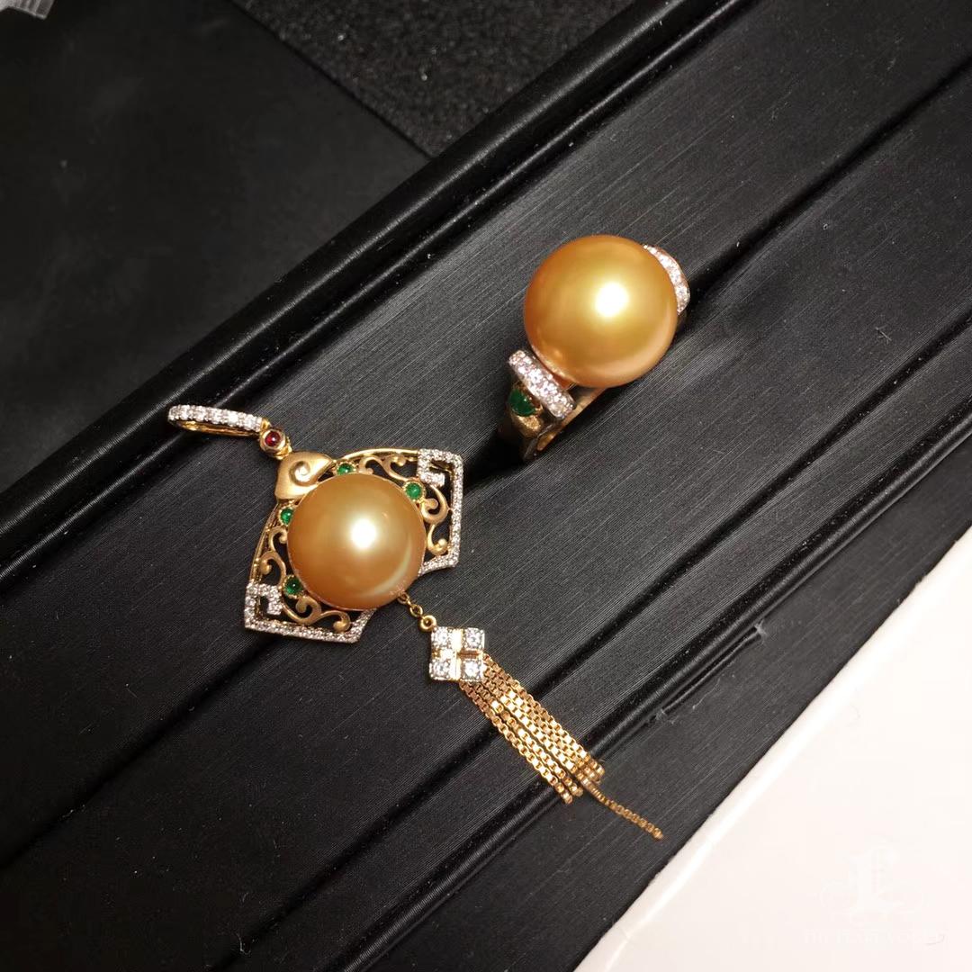 【Jādora】Golden South Sea Pearl Emerald Tassel Pendentif en vente 2