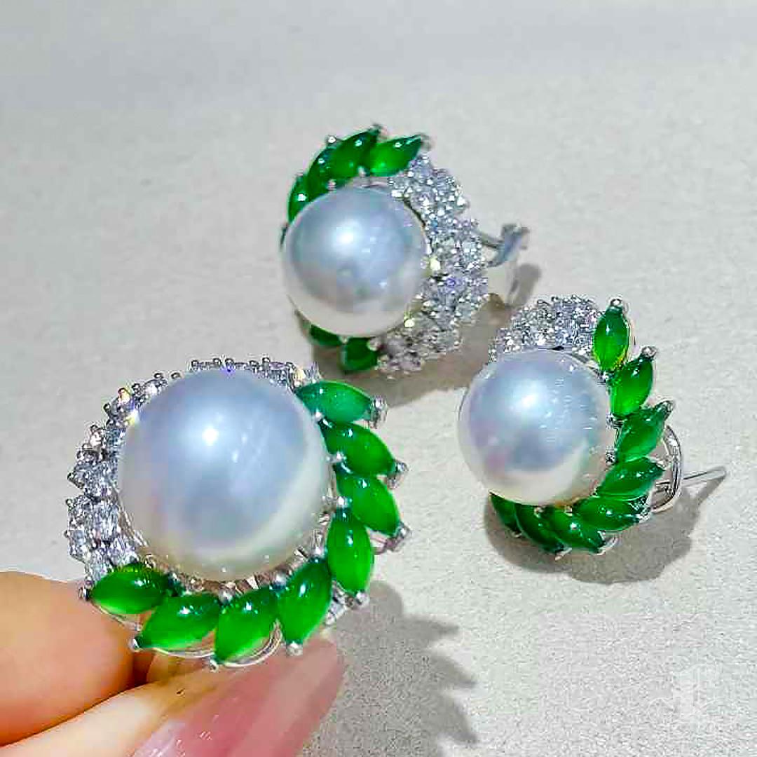 【Jādora】Imperial Leaf Halo Jadeite & South Sea Pearl Earrings and Ring Set For Sale 4
