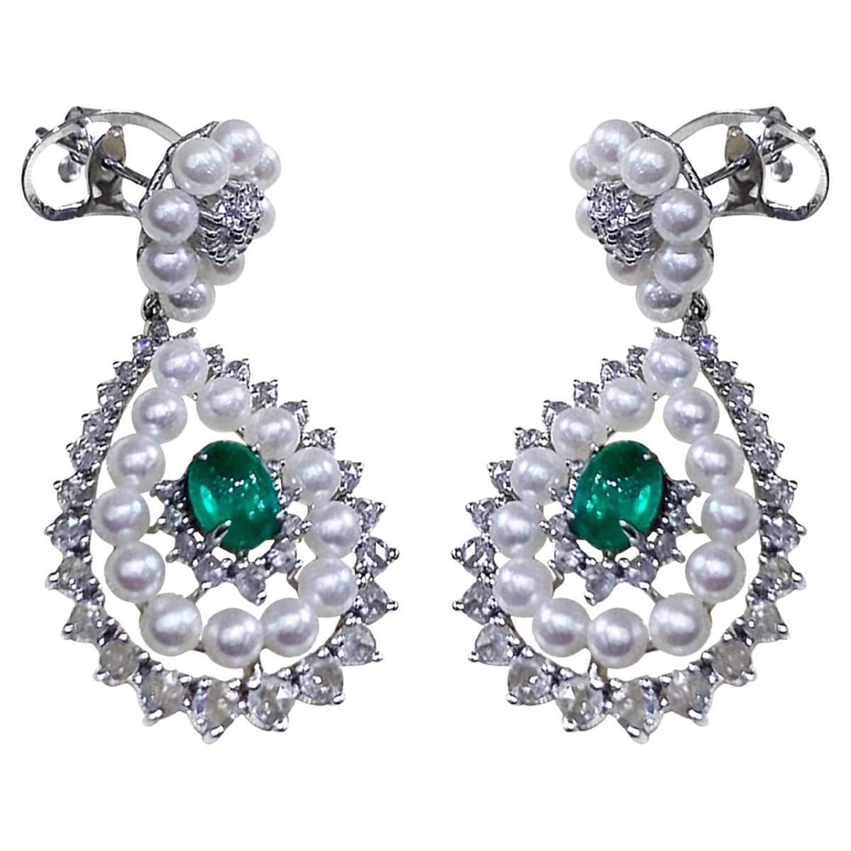 Orecchini a goccia imperiali con perle Akoya e diamanti smeraldo
