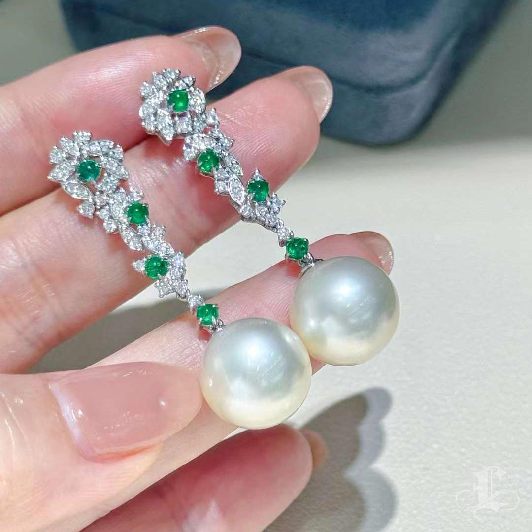 【Jādora】Imperial Vine Südsee Perle, Smaragd & Diamant Ohrringe im Angebot 2