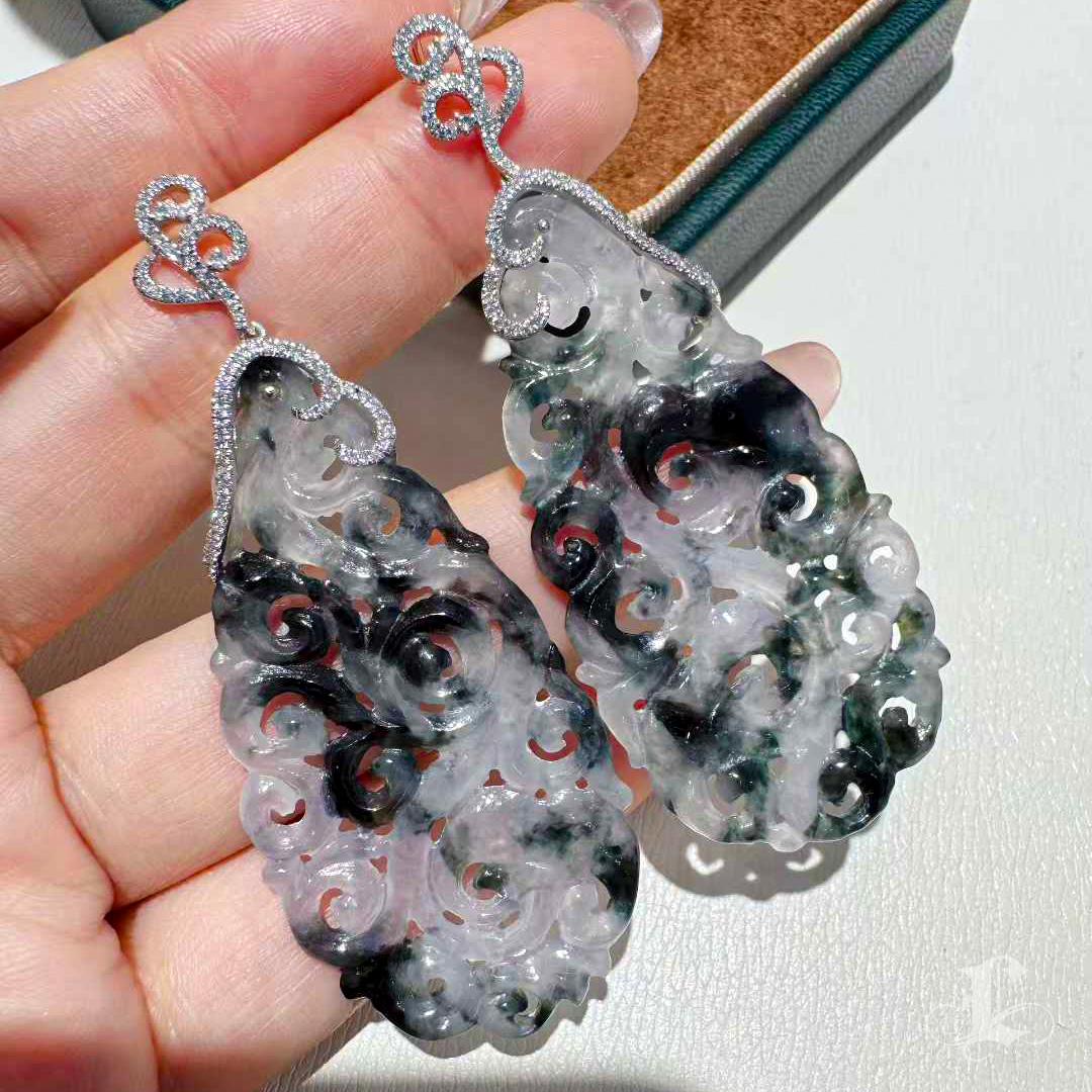 【Jādora】Ink Mist - Boucles d'oreilles nuage de jade Pour femmes en vente