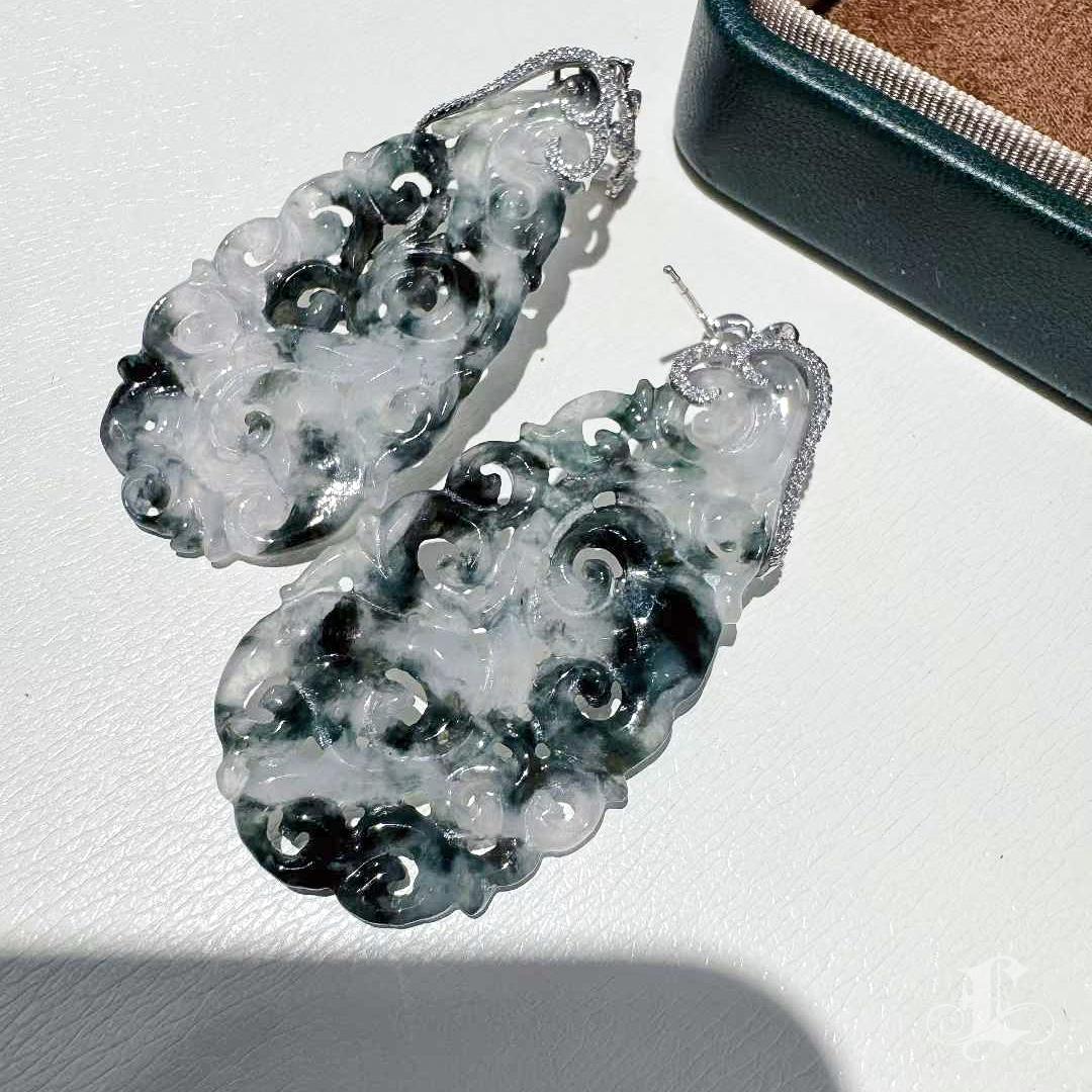 【Jādora】Ink Mist - Boucles d'oreilles nuage de jade en vente 1