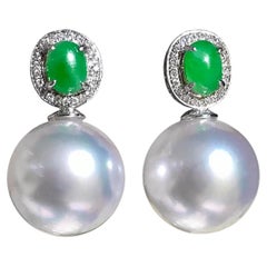 Orecchini di giada con perle dei mari del sud a forma di raggiera