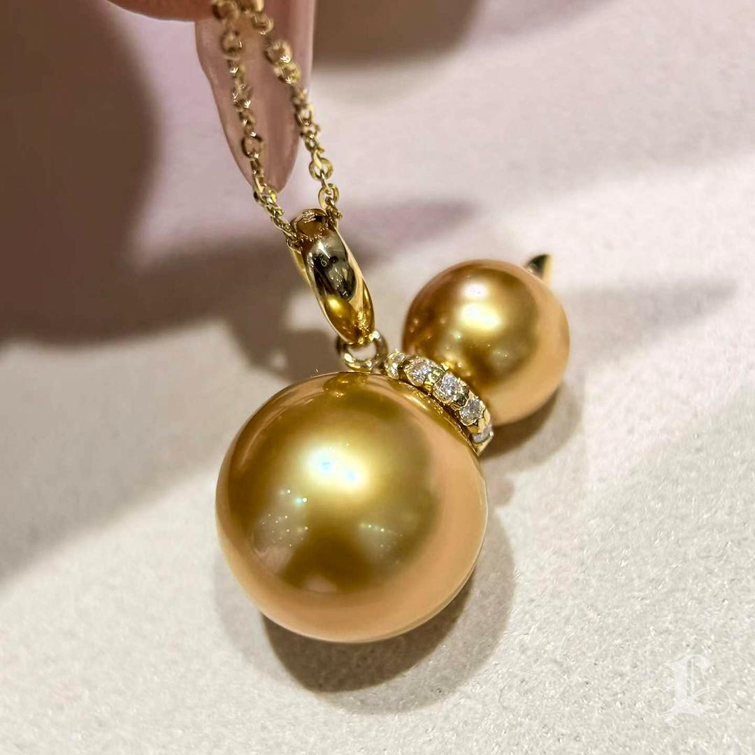 Collana con ciondolo di diamanti e perle dei mari del Sud In condizioni Nuovo in vendita a New York, NY