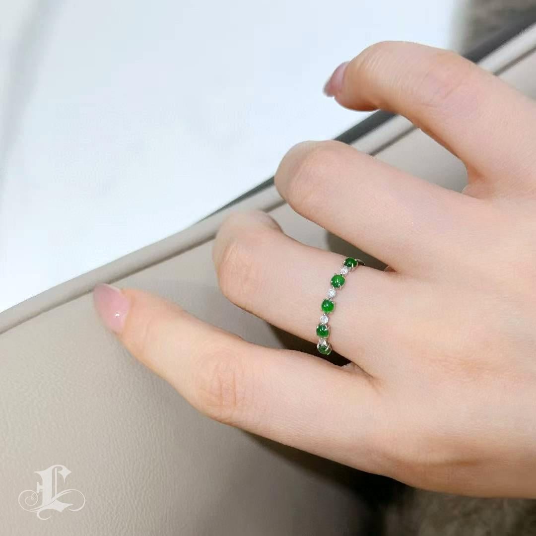 Round Cut 【Jādora】Type A Jadeite Cabochon and Diamond Band Ring For Sale