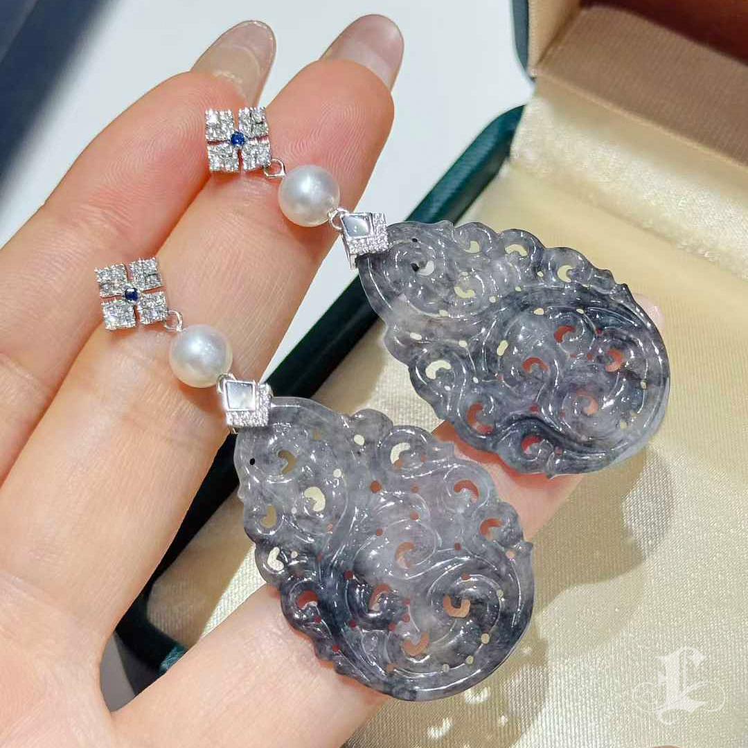 【Jādora】Type A Jadeite “Ink Wash” Carving Platinum Diamond Akoya Pearl Earrings In New Condition For Sale In New York, NY