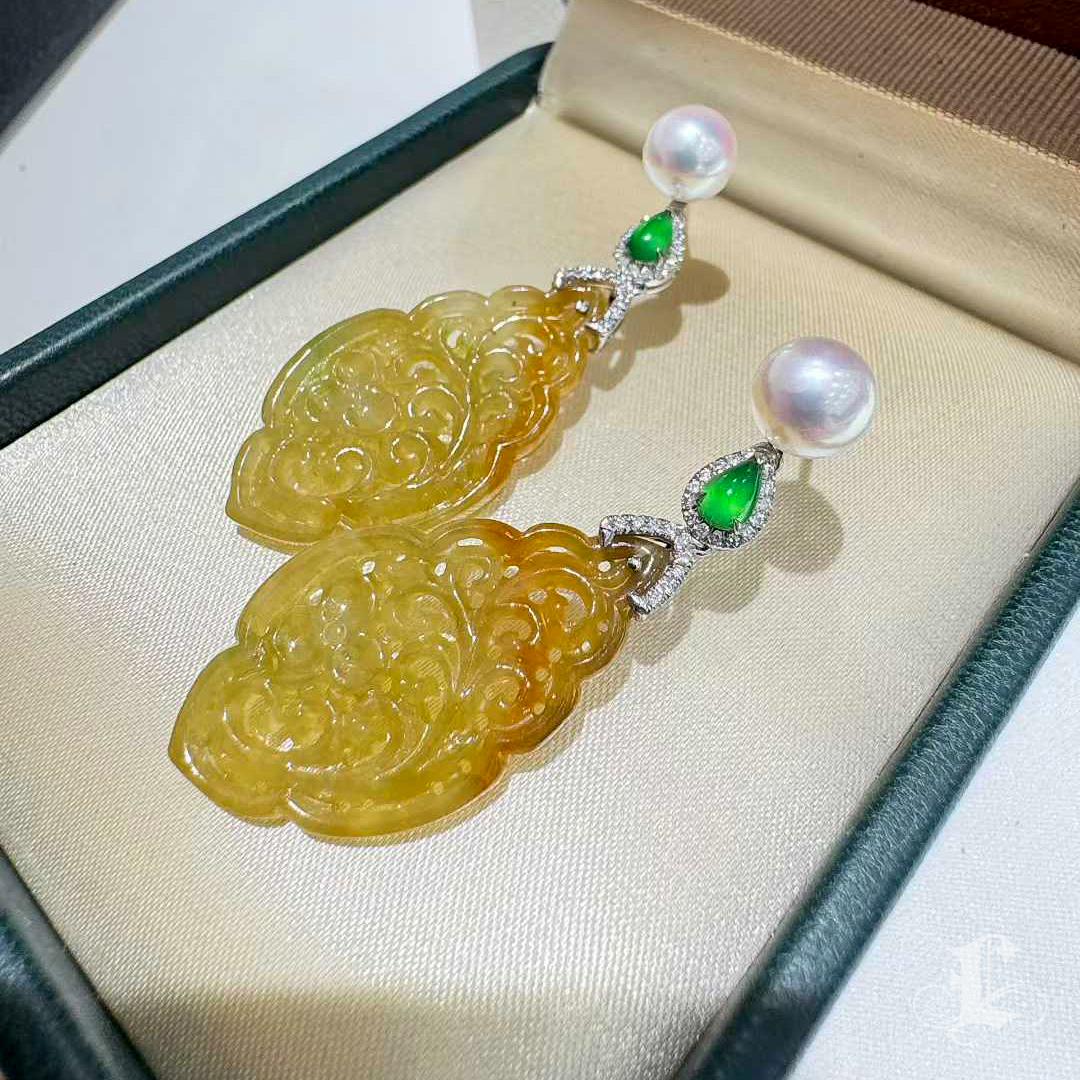 【Jādora】Type A Yellow & Green Jadeite Platinum Diamond Akoya Pearl Earrings For Sale 3
