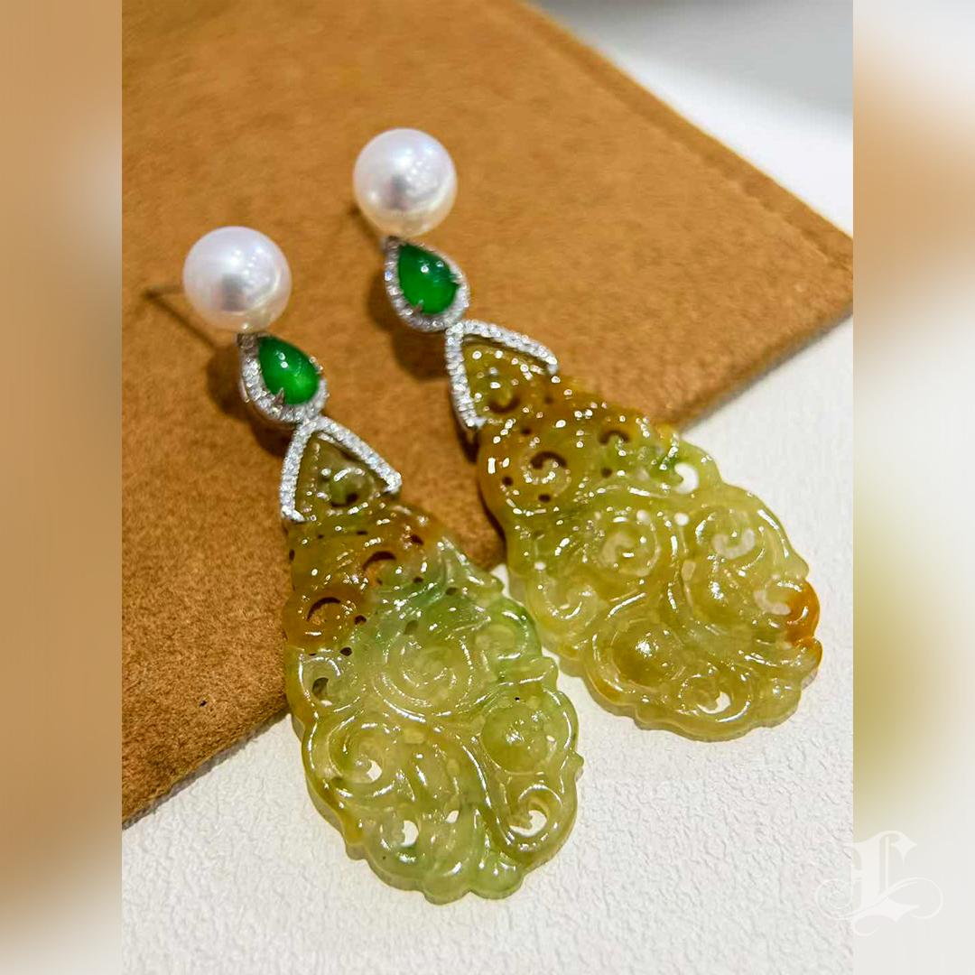 【Jādora】Type A Yellow Jade, Akoya Pearl & Diamond Earrings in Platinum For Sale 1