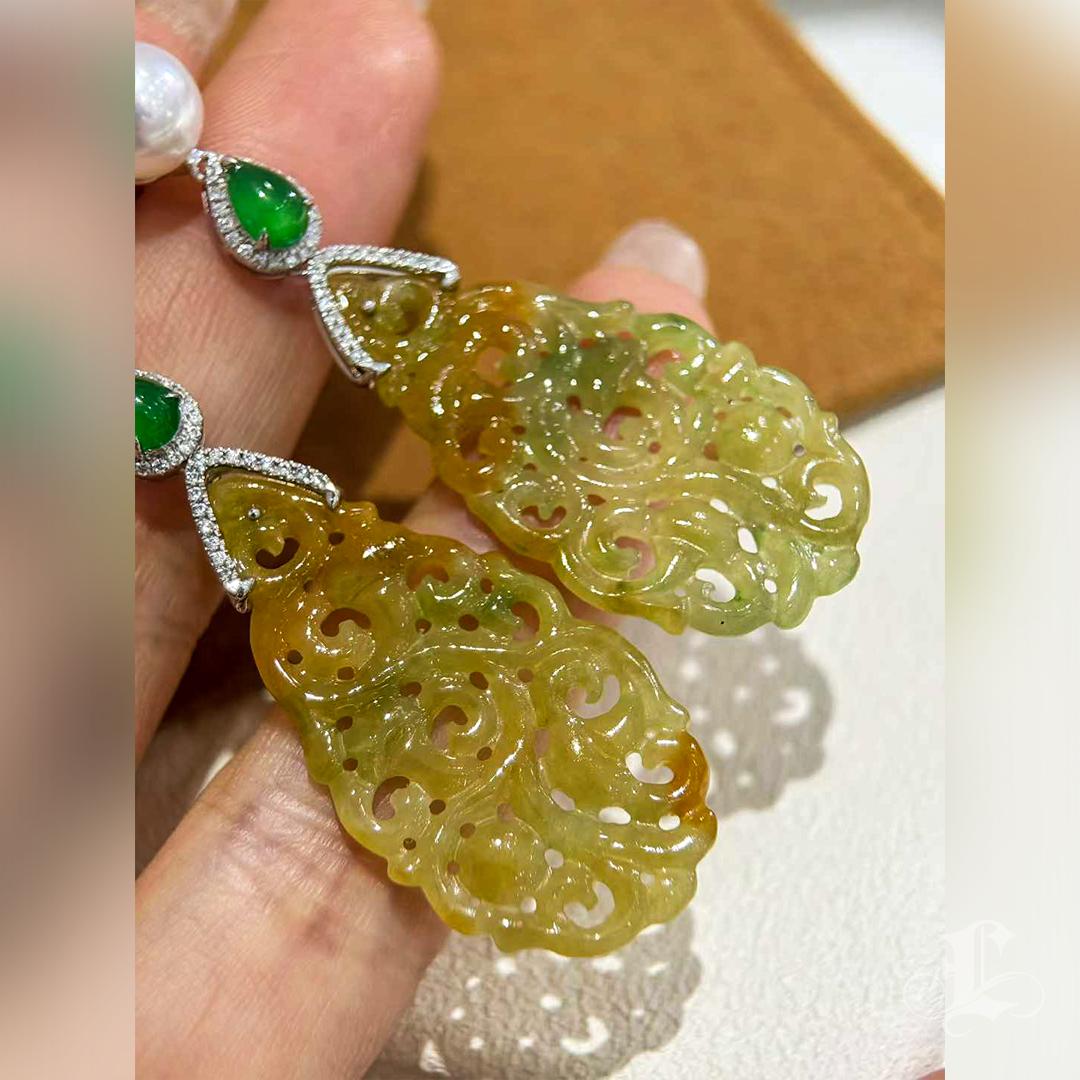 【Jādora】Type A Yellow Jade, Akoya Pearl & Diamond Earrings in Platinum For Sale 3