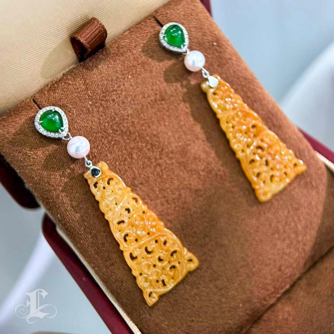 【Jādora】Type A Yellow Jadeite & Akoya Pearl Drop Earrings with Diamond Accents For Sale 3