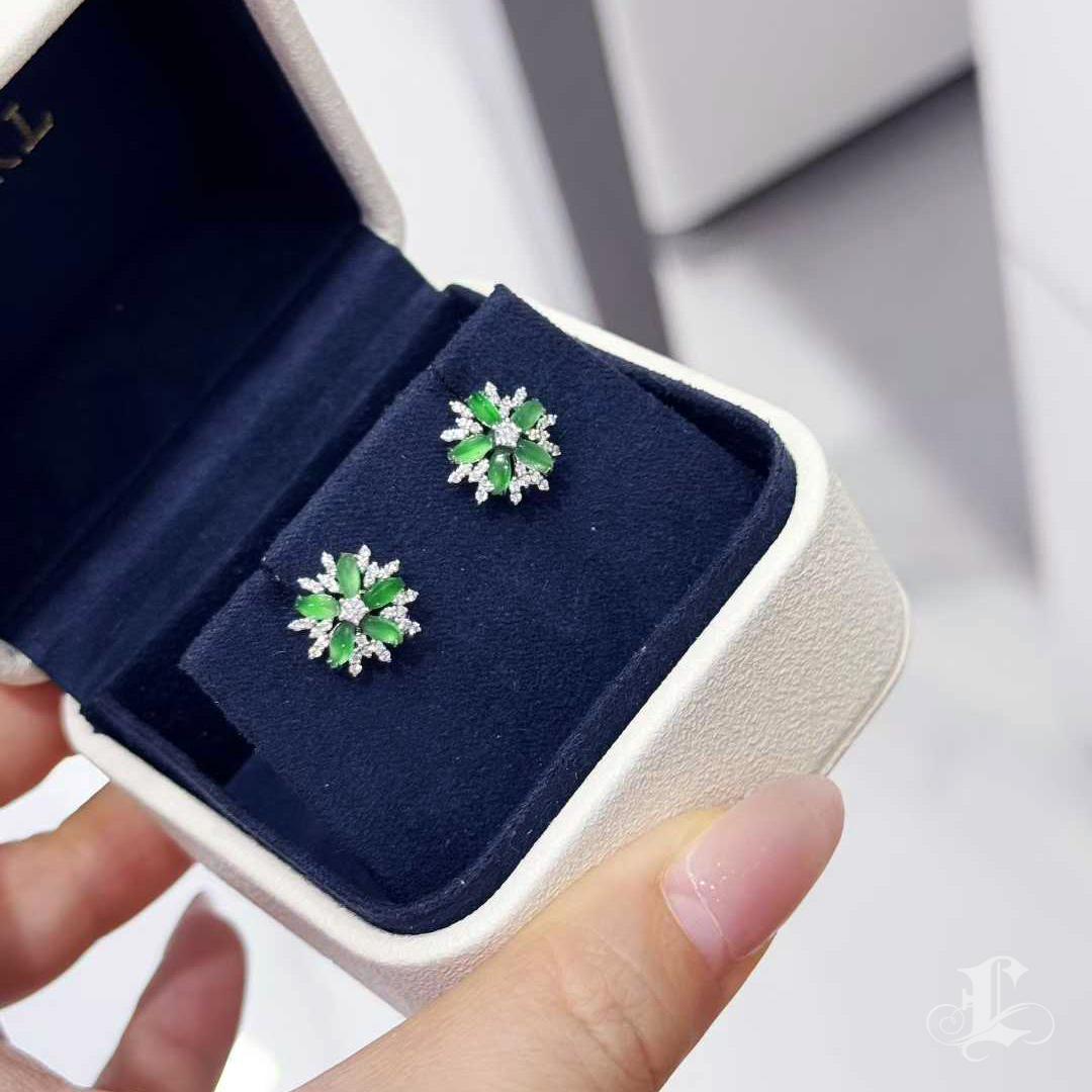 【Jādora】Verdant Bloom - Wandelbare Typ A Jadeit & Südsee Perlen Ohrringe im Zustand „Neu“ im Angebot in New York, NY