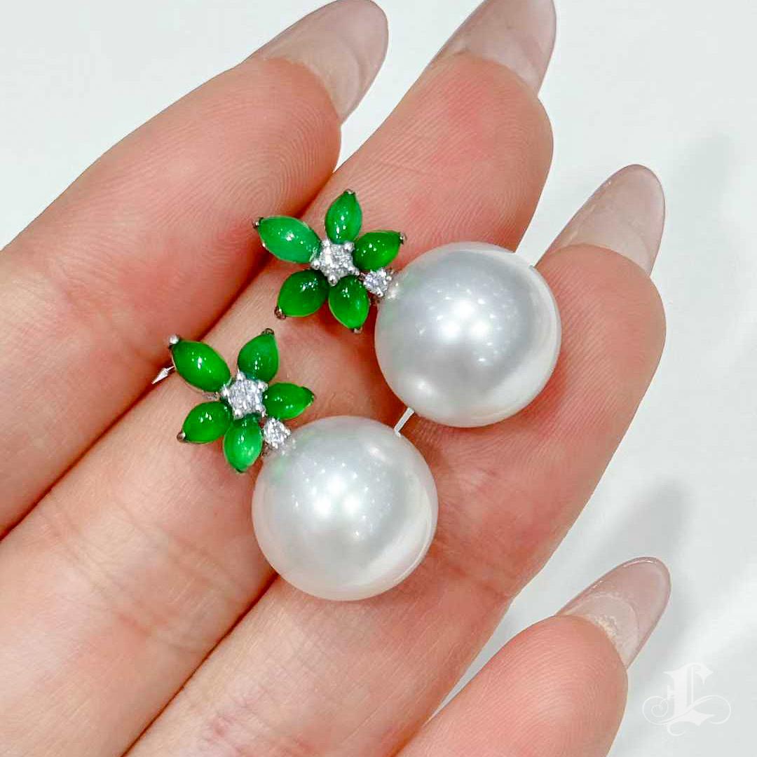 【Jādora】Verdant Bloom - Pendientes convertibles de jadeíta tipo A y perlas del mar del sur en Nuevo estado para la venta en New York, NY