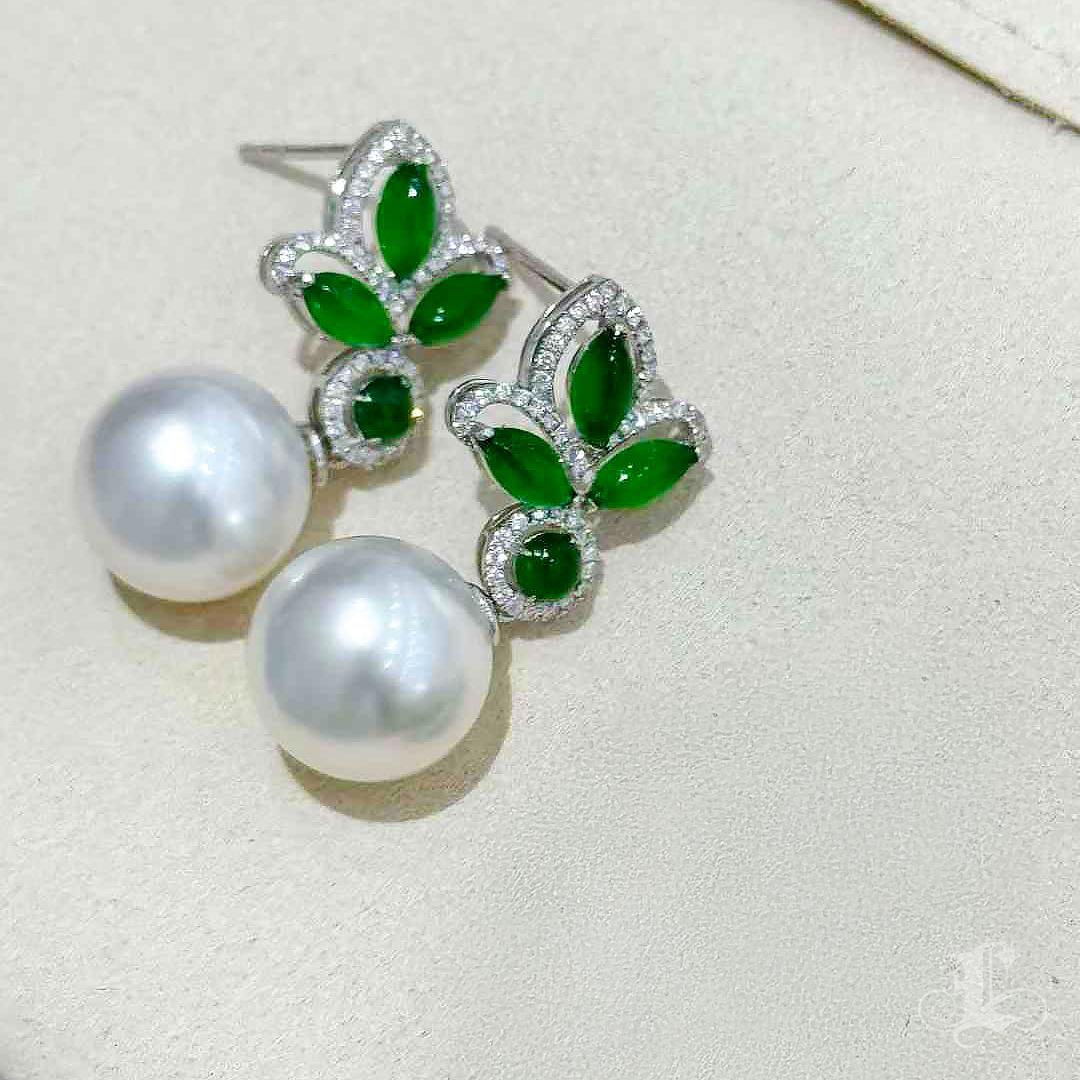 【Jādora】Verdant Bloom Jadeite & South Sea Pearl Earrings and Pendant Set For Sale 4