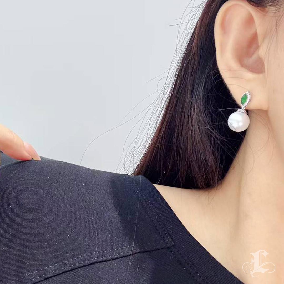 【Jādora】Whisperleblatt Jade & Diamant Südsee Perlen Ohrringe (Ungeschliffen) im Angebot