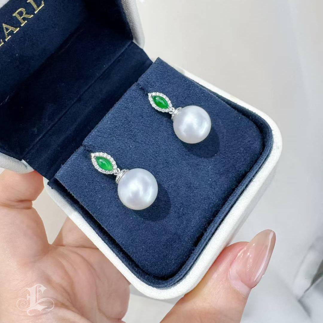【Jādora】Whisperleblatt Jade & Diamant Südsee Perlen Ohrringe im Angebot 2