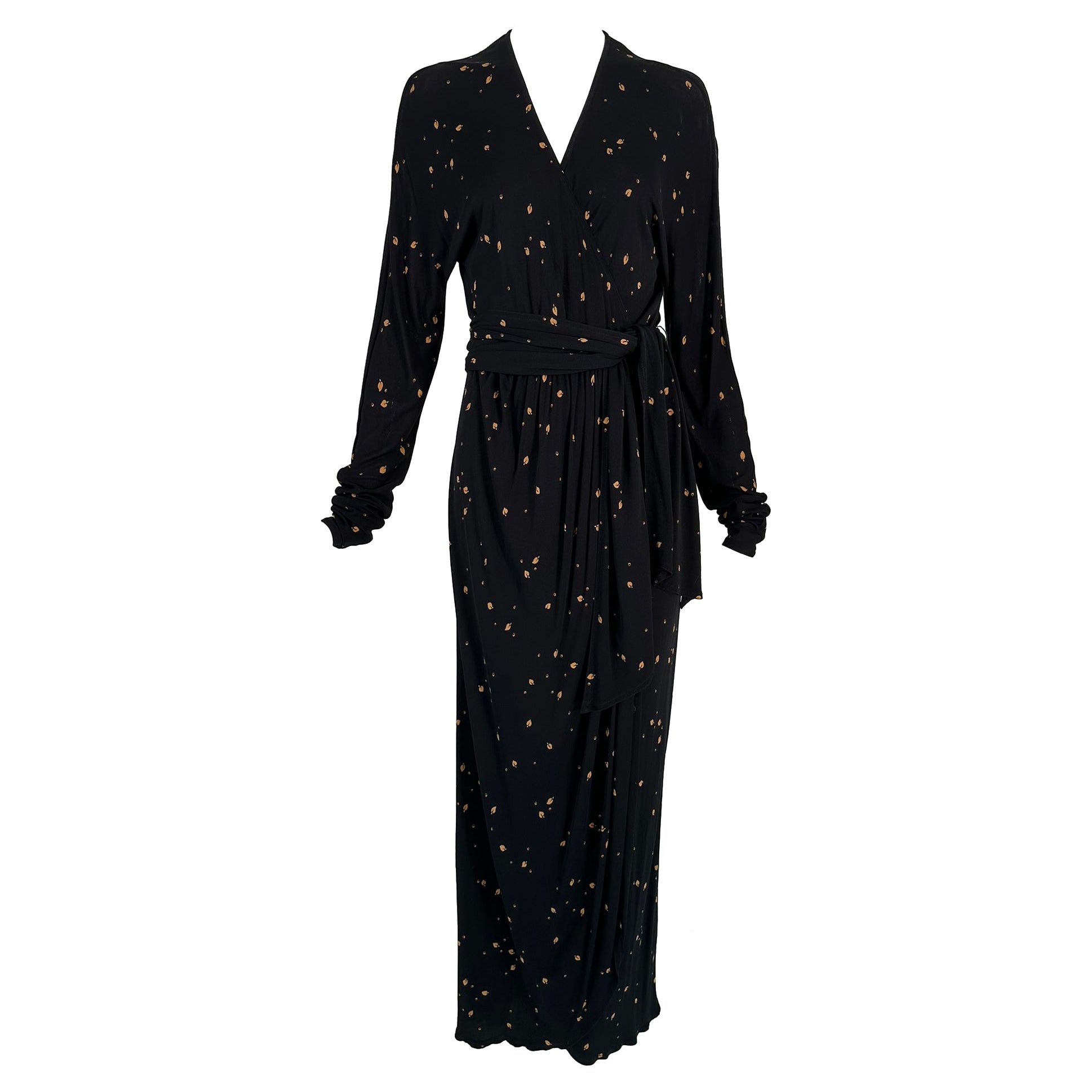 Jaeger 1970er Blattgold bedrucktes schwarzes Maxi-Wickelkleid aus Viskose mit offenem Rückenausschnitt UK 8 im Angebot