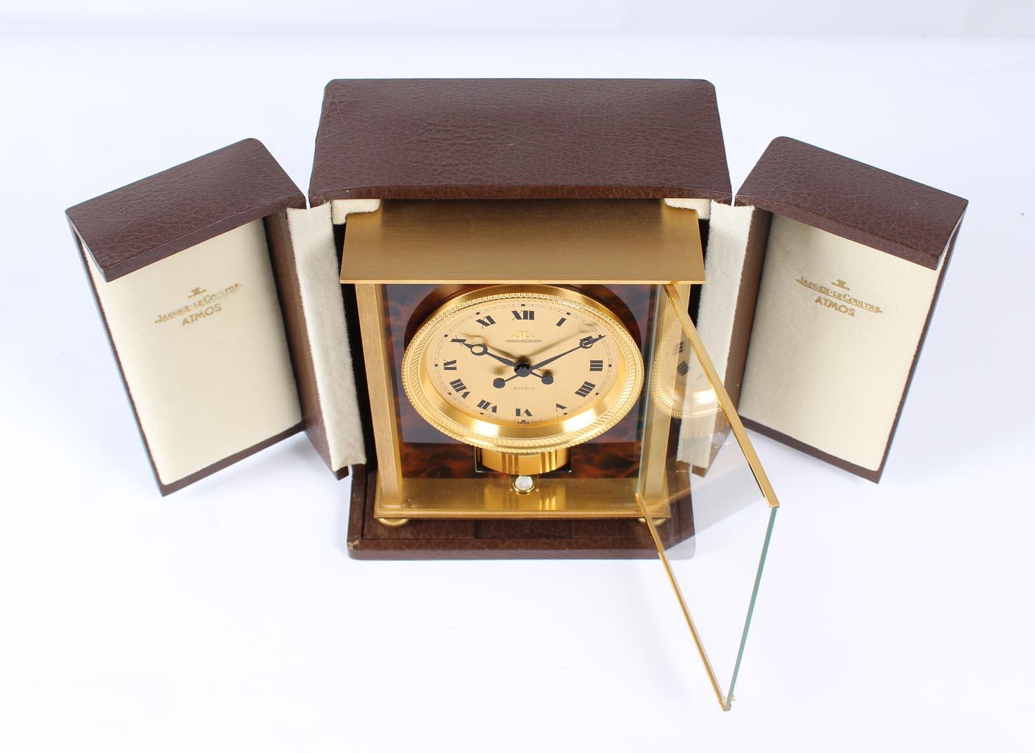 Jaeger Le Coultre - Atmos Elysee - Calibre 526

Switzerland
brass gold-plated
1970s

Dimensions: H x W x D: 21 x 18 x 11 cm

Description:
Rare Atmos V 