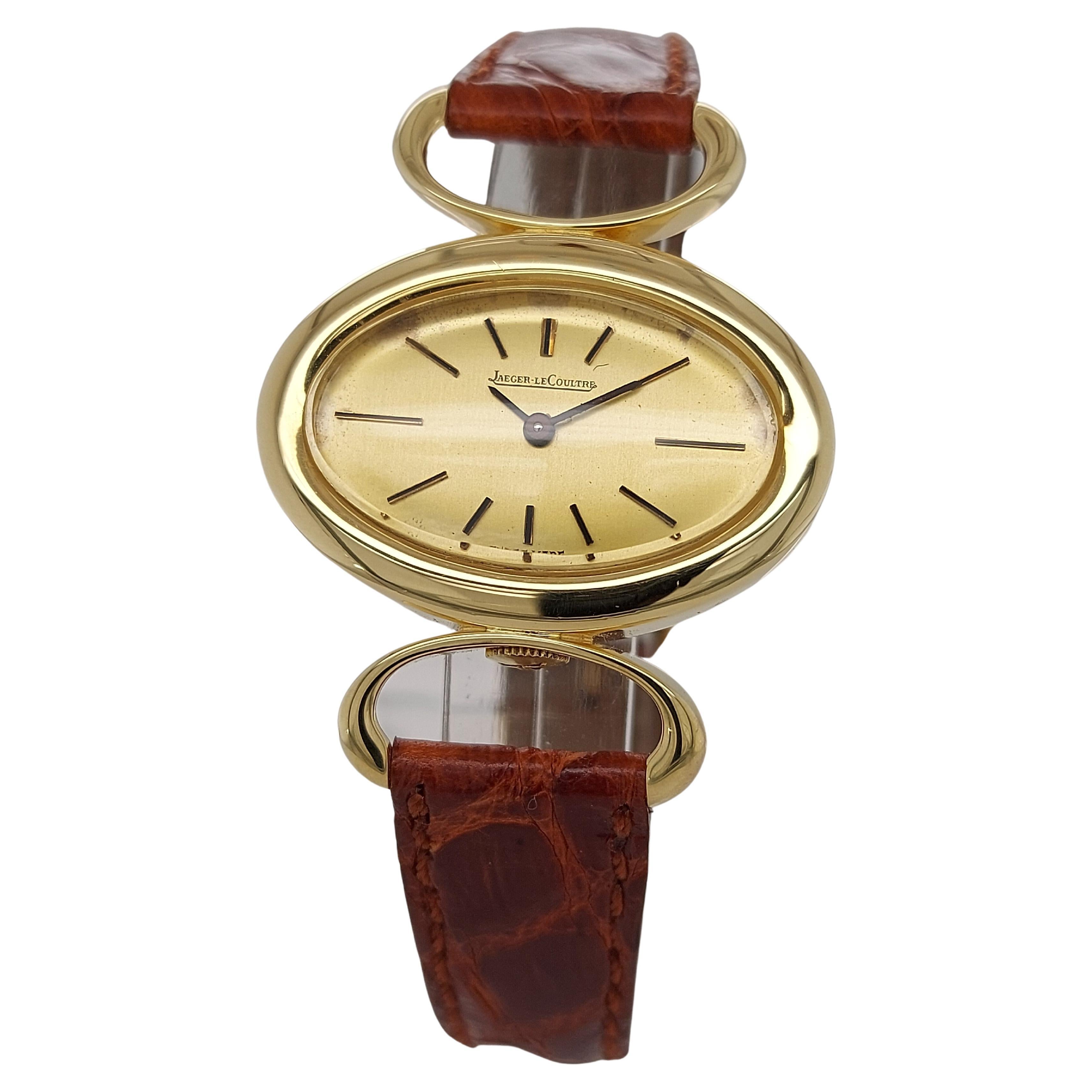 Jaeger Le Coultre Etrier Oval  Original ladies watch in 18kt Yellow Gold.

Brand Reference: 6012 Etrier Oval

Movement: Mechanical with manual winding, Calibre K840

Case: 18kt Yellow gold oval case, 29 mm x 20 mm, Thickness 8.6 mm, Clipped case