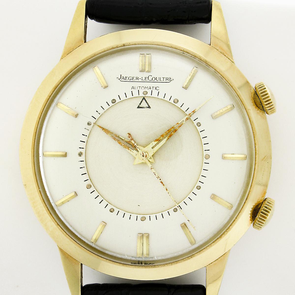 Jaeger LeCoultre 18k Gold Memovox Automatic 37mm Mechanical Alarm Wrist Watch In Excellent Condition For Sale In Montclair, NJ